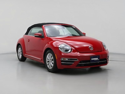 Red 2017 Volkswagen Beetle SE