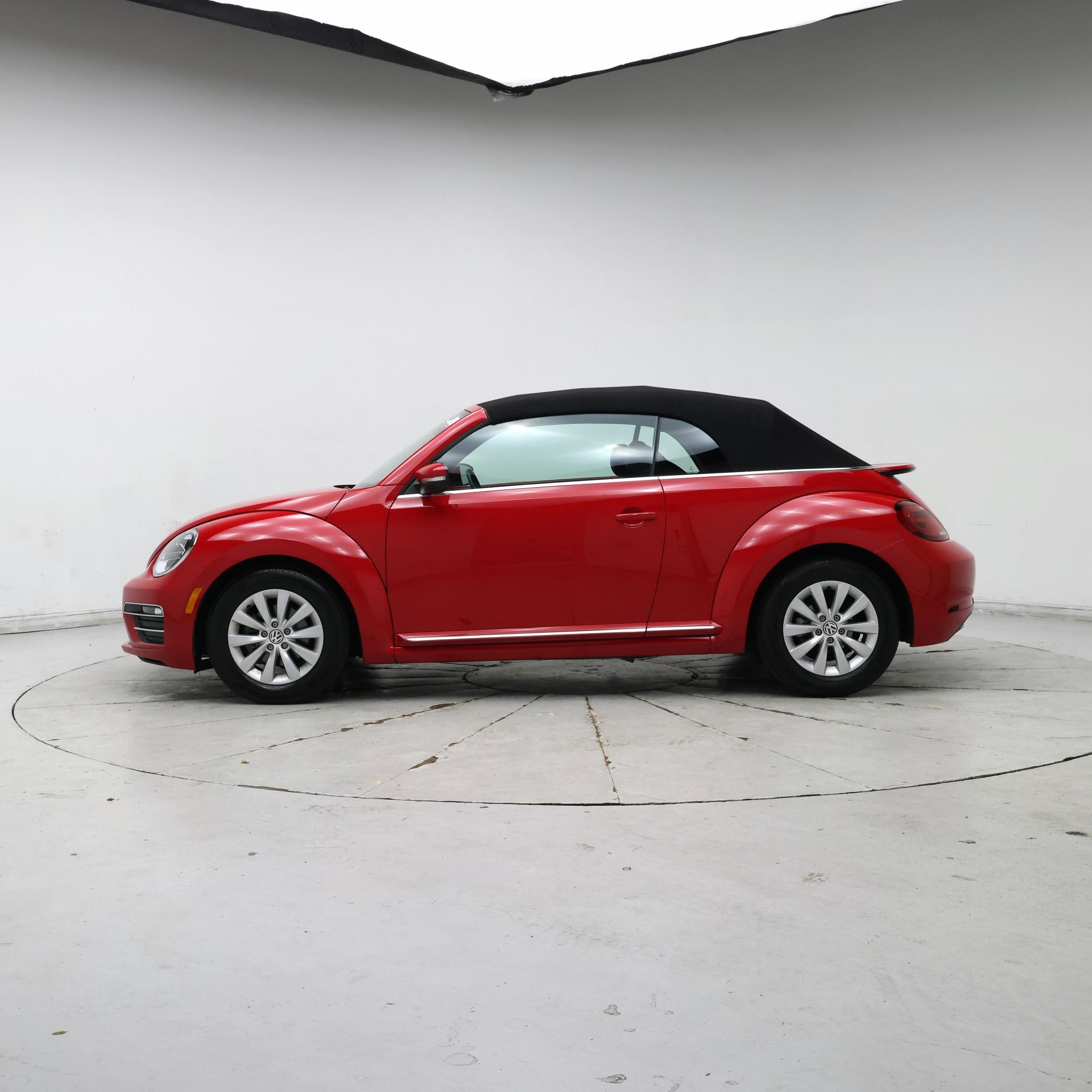 Thumbnail: 2017 Volkswagen Beetle - 3