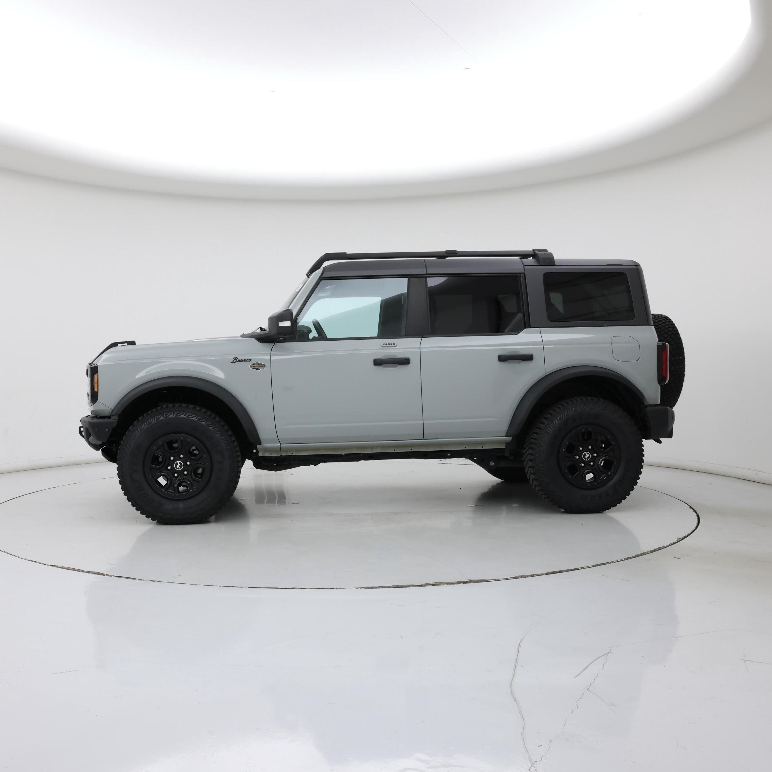 Thumbnail: 2022 Ford Bronco - 3