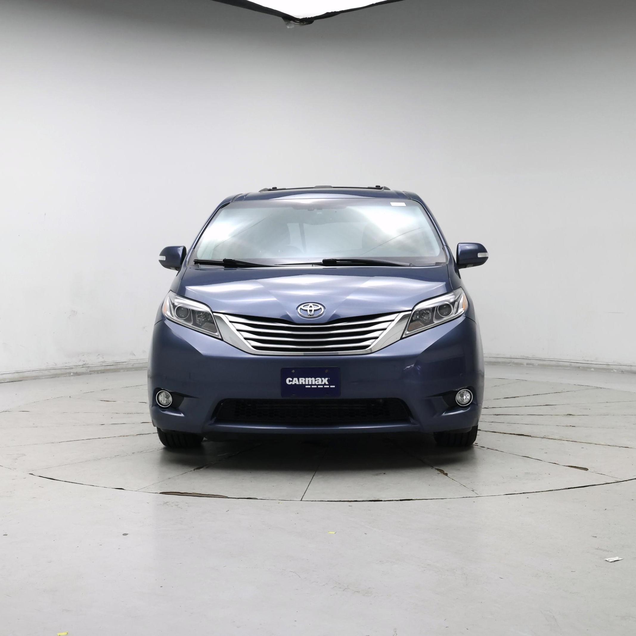 Thumbnail: 2017 Toyota Sienna - 5