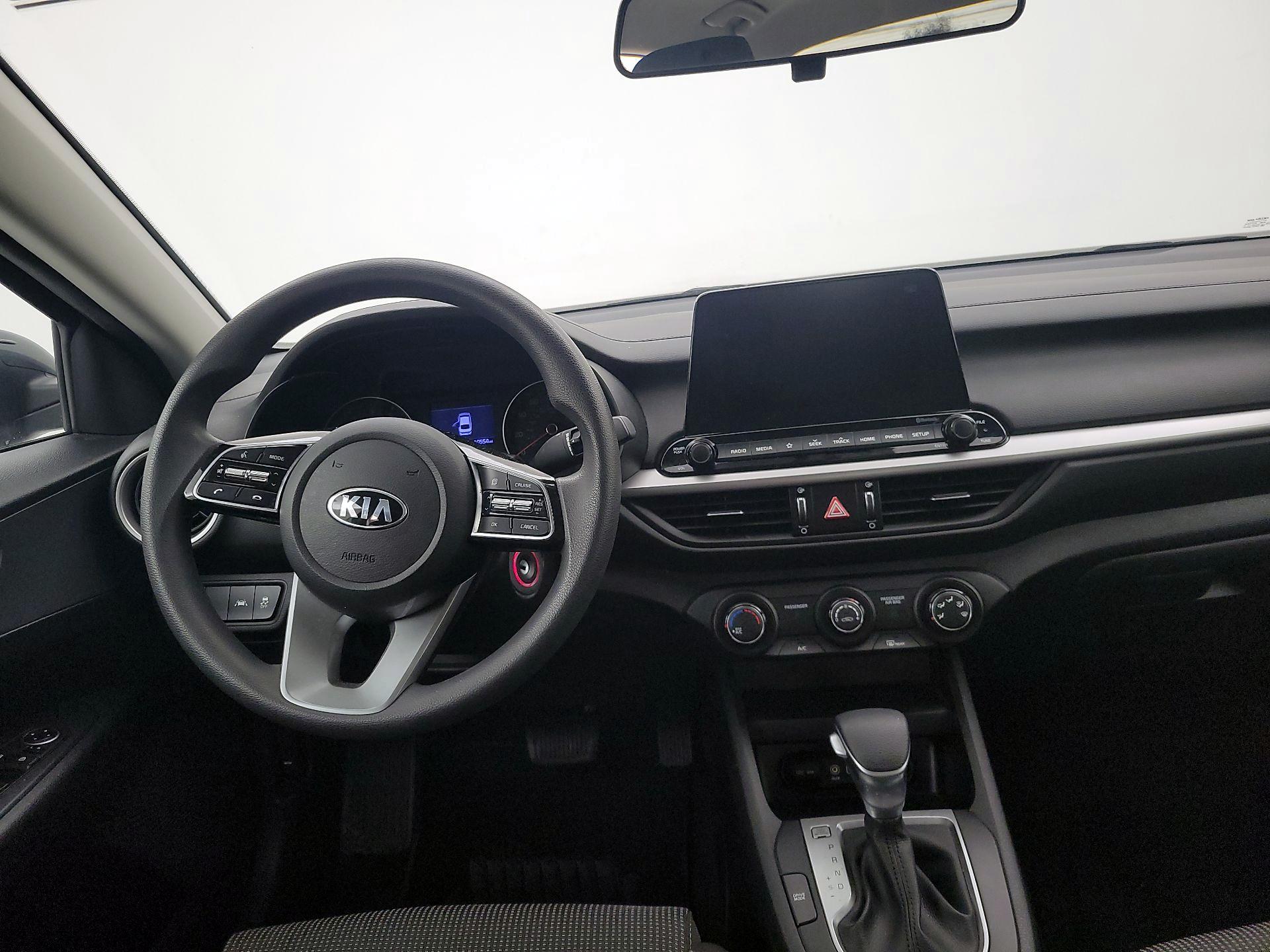 Thumbnail: 2020 Kia Forte - 9
