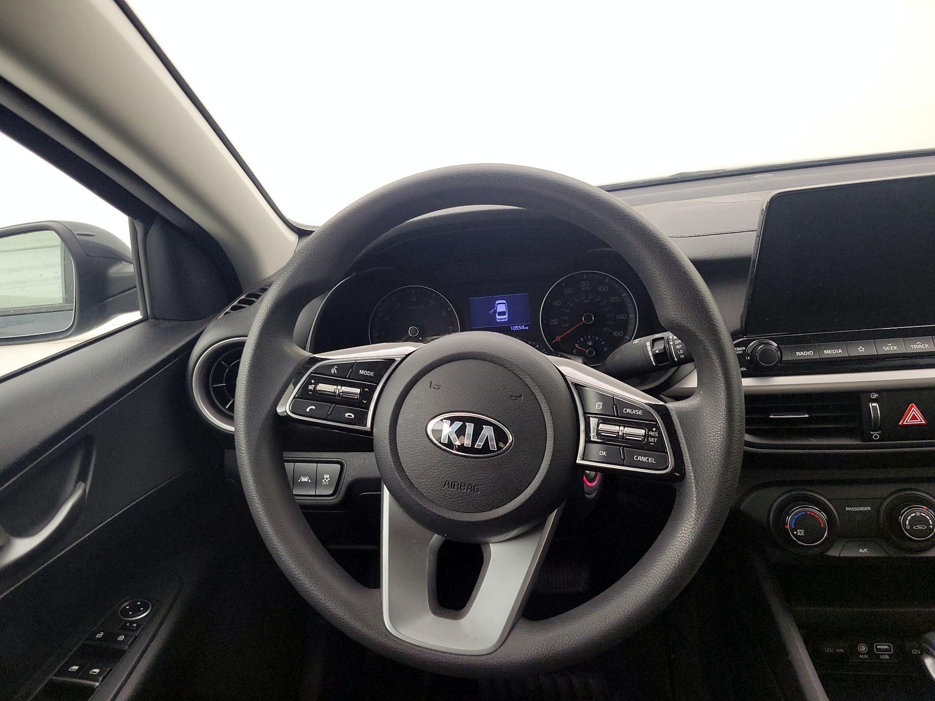 Thumbnail: 2020 Kia Forte - 10