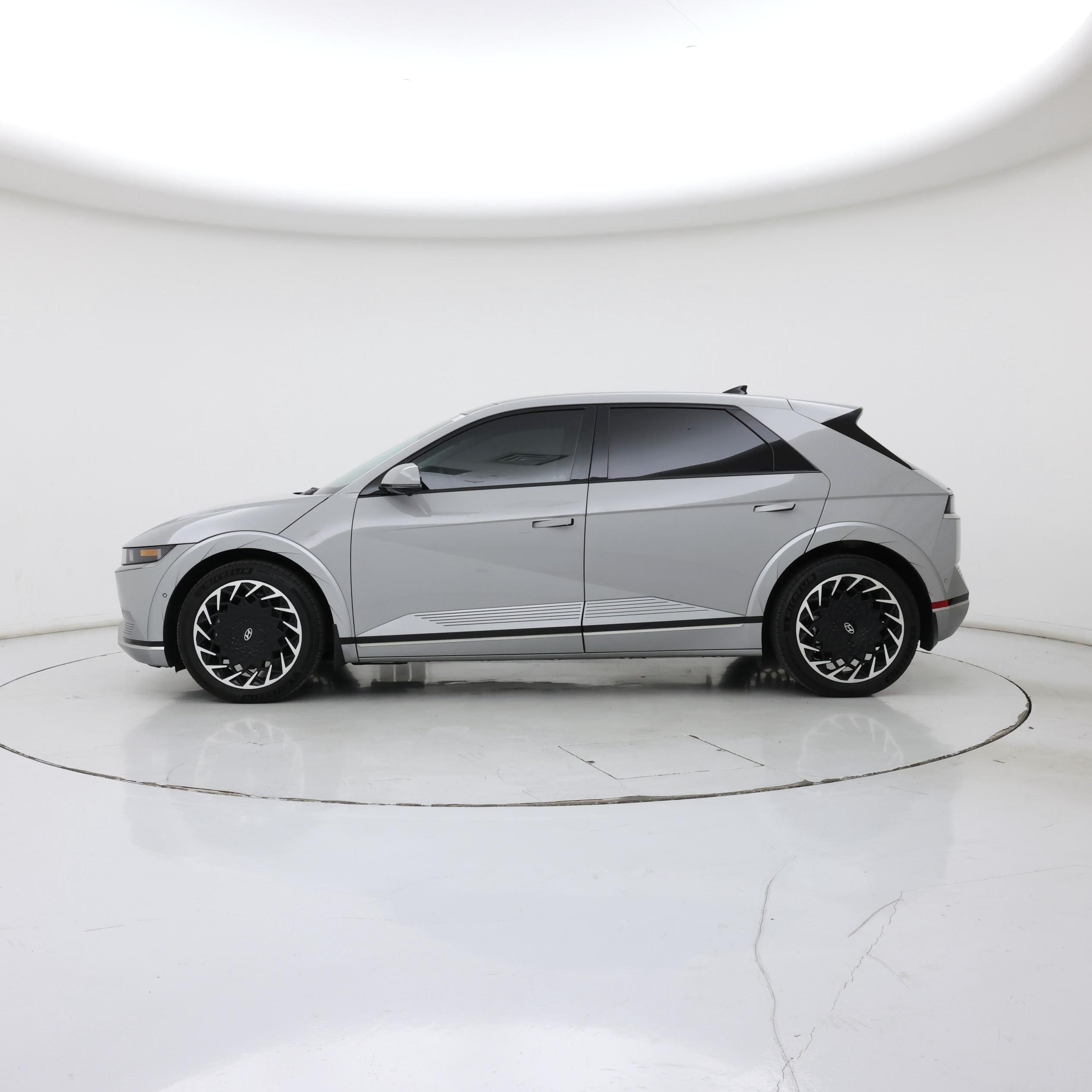 Thumbnail: 2024 Hyundai Ioniq 5 - 3