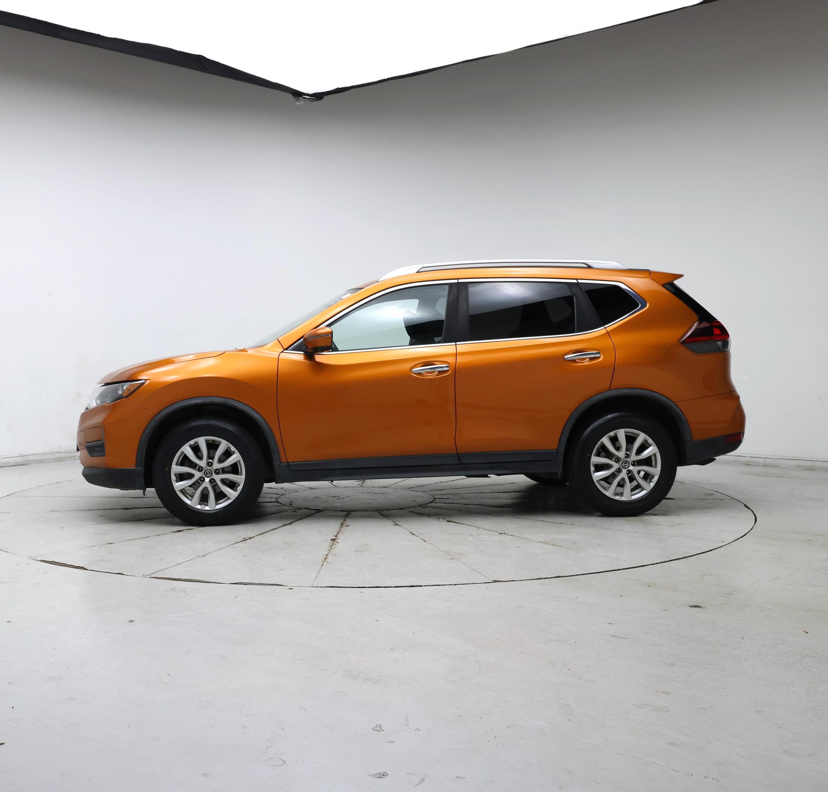 Thumbnail: 2018 Nissan Rogue - 3