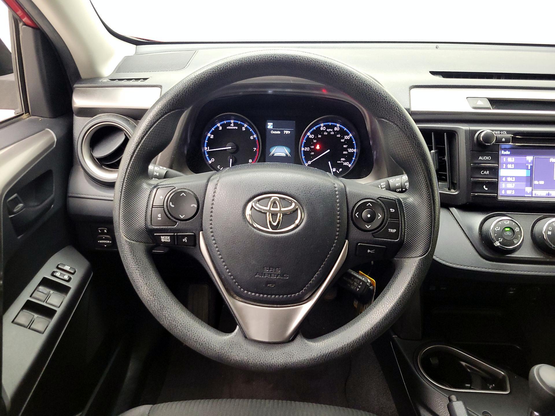 Thumbnail: 2017 Toyota RAV4 - 10