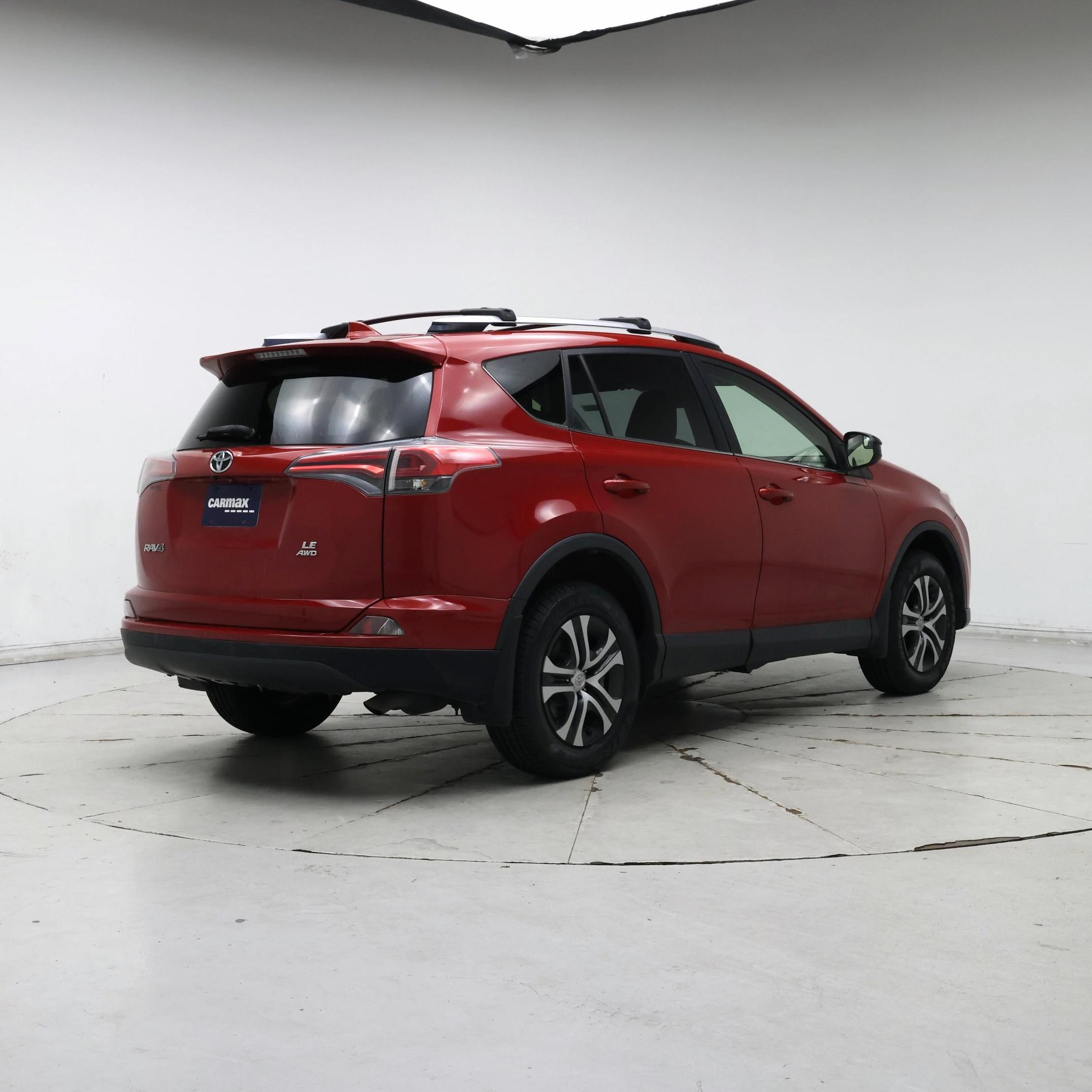Thumbnail: 2017 Toyota RAV4 - 8