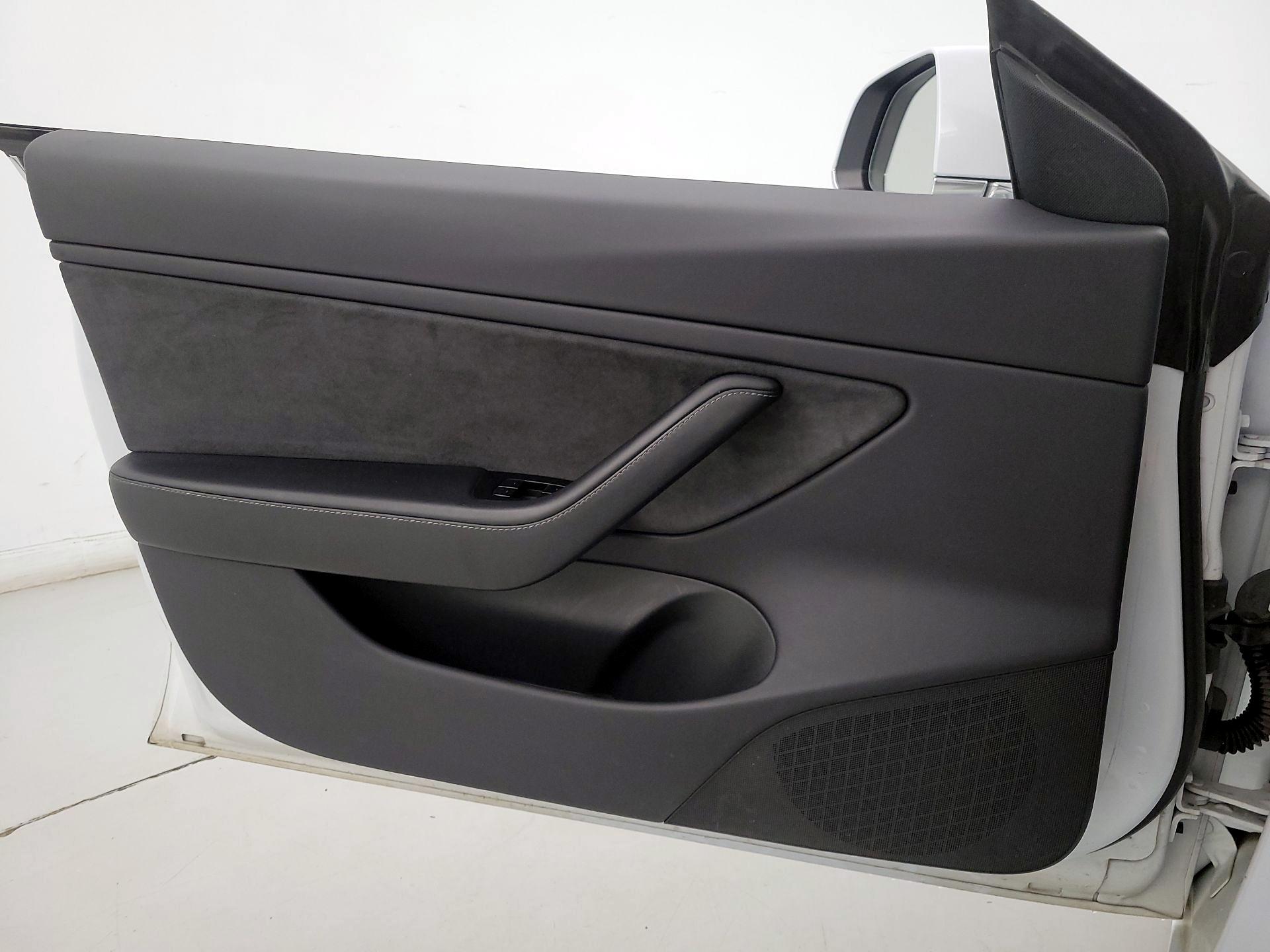 Thumbnail: 2019 Tesla Model 3 - 12
