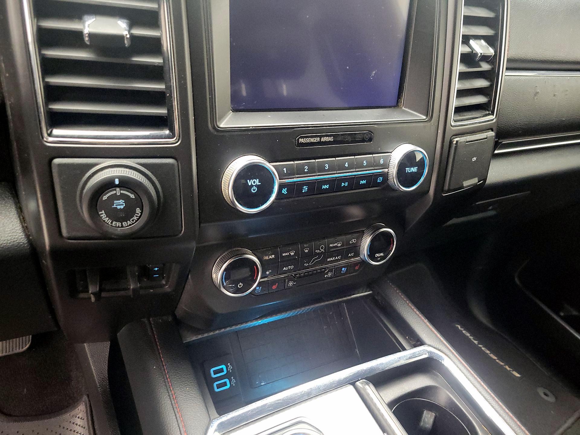 Thumbnail: 2019 Ford Expedition - 17