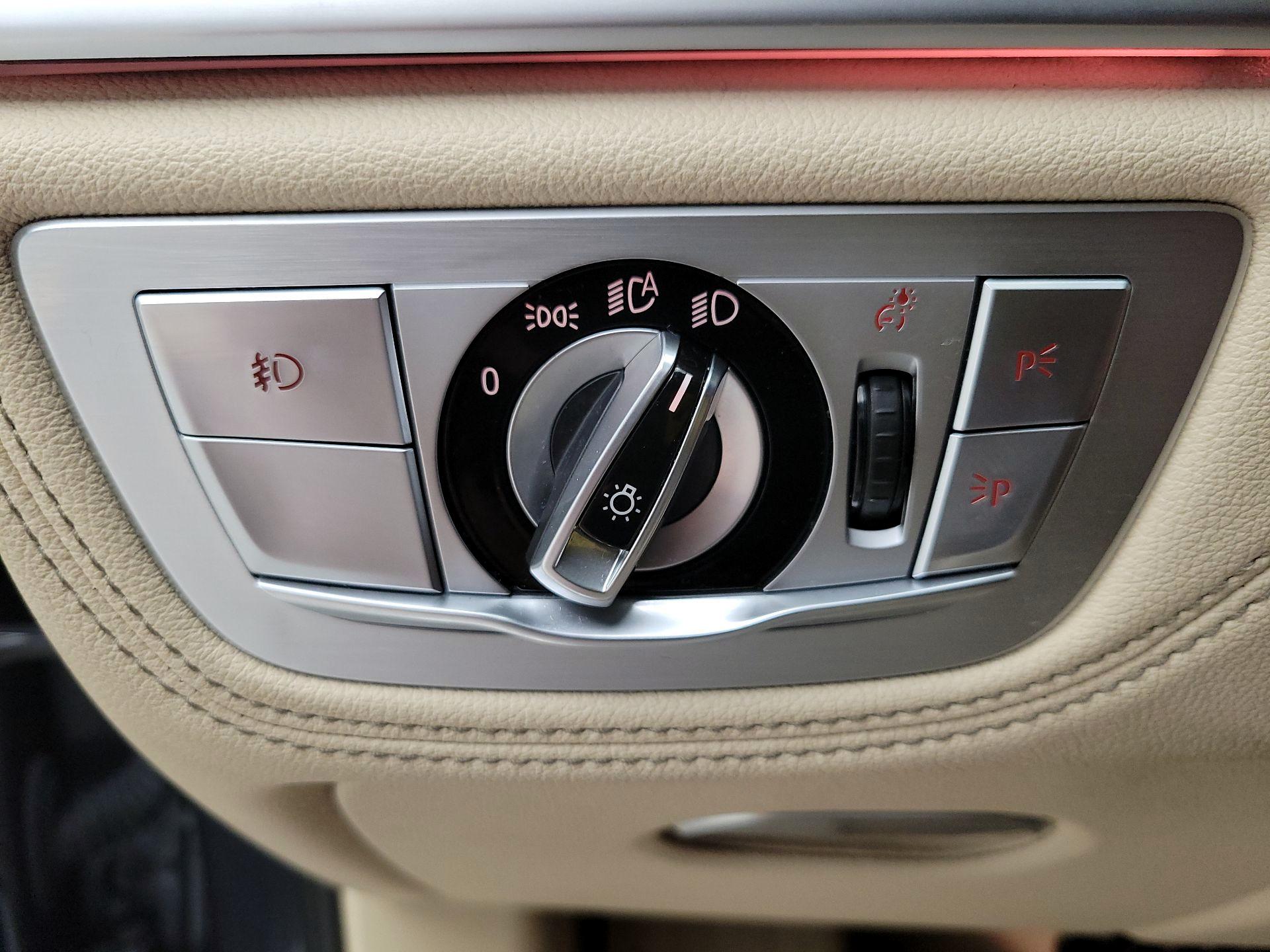Thumbnail: 2016 BMW 7 Series - 13