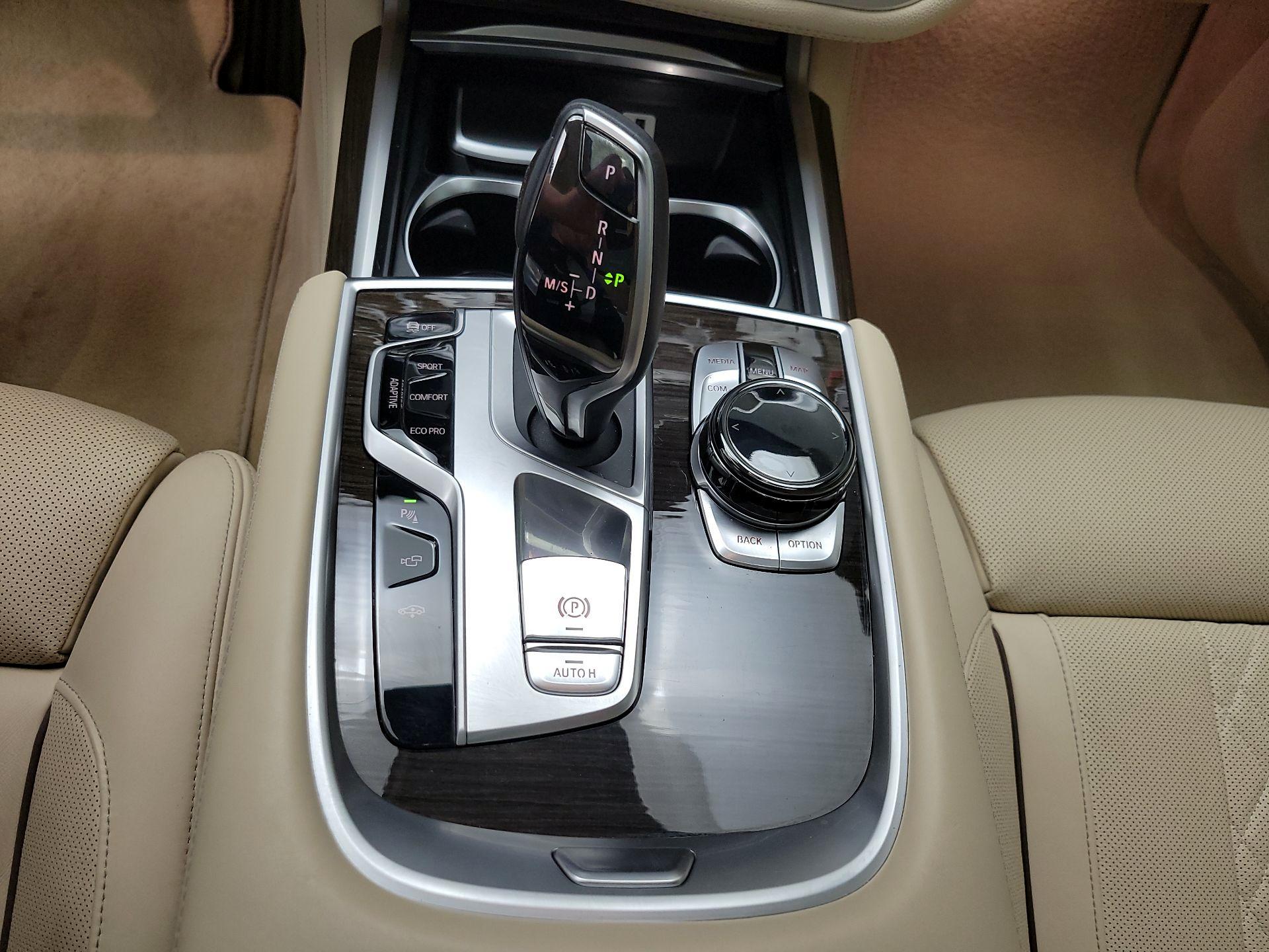 Thumbnail: 2016 BMW 7 Series - 17