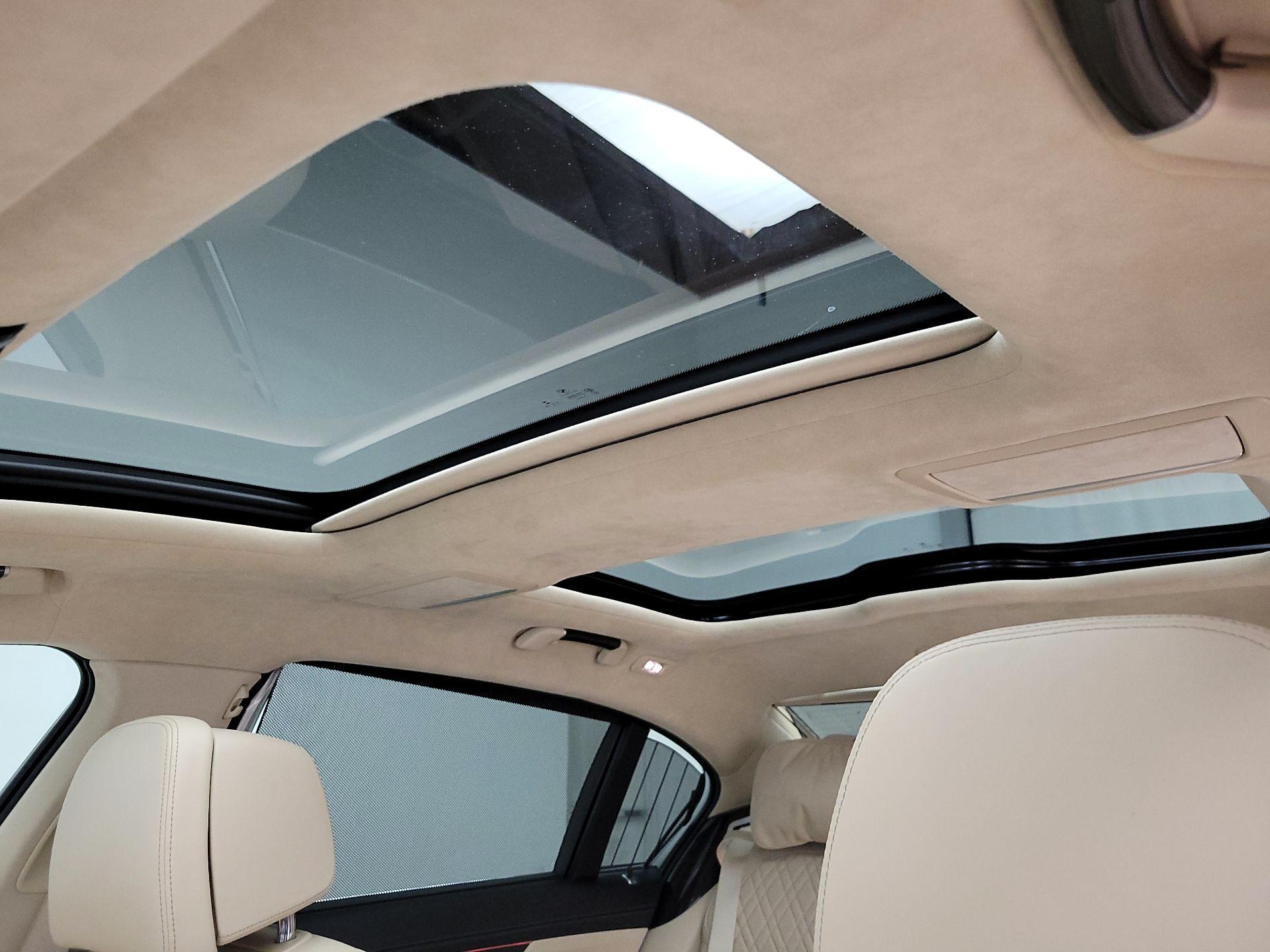 Thumbnail: 2016 BMW 7 Series - 19