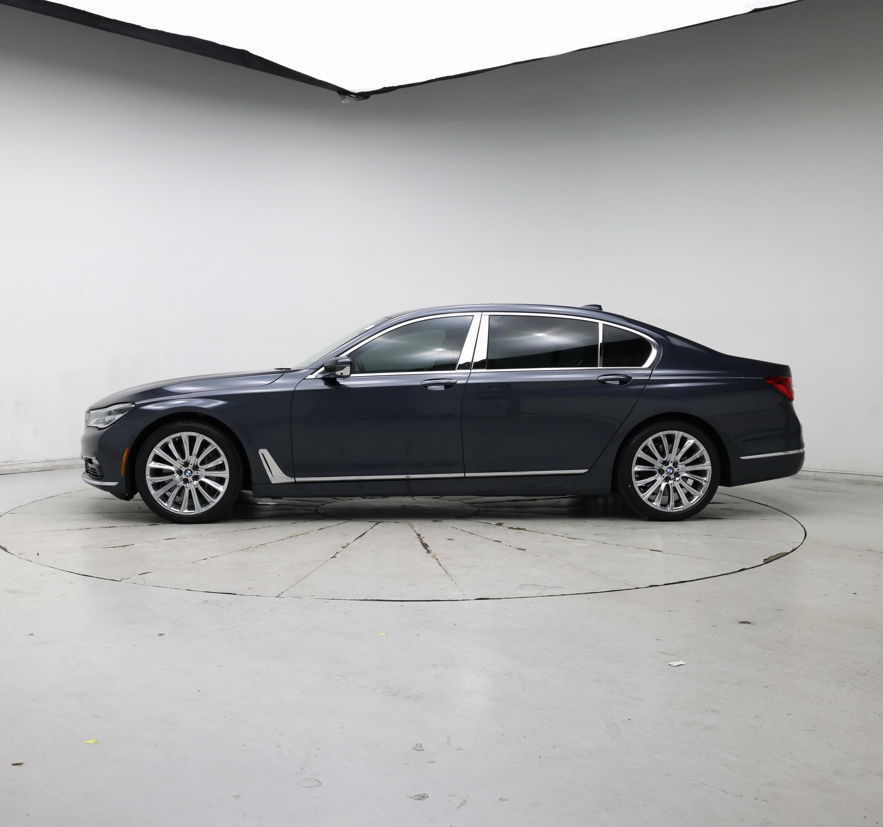 Thumbnail: 2016 BMW 7 Series - 3