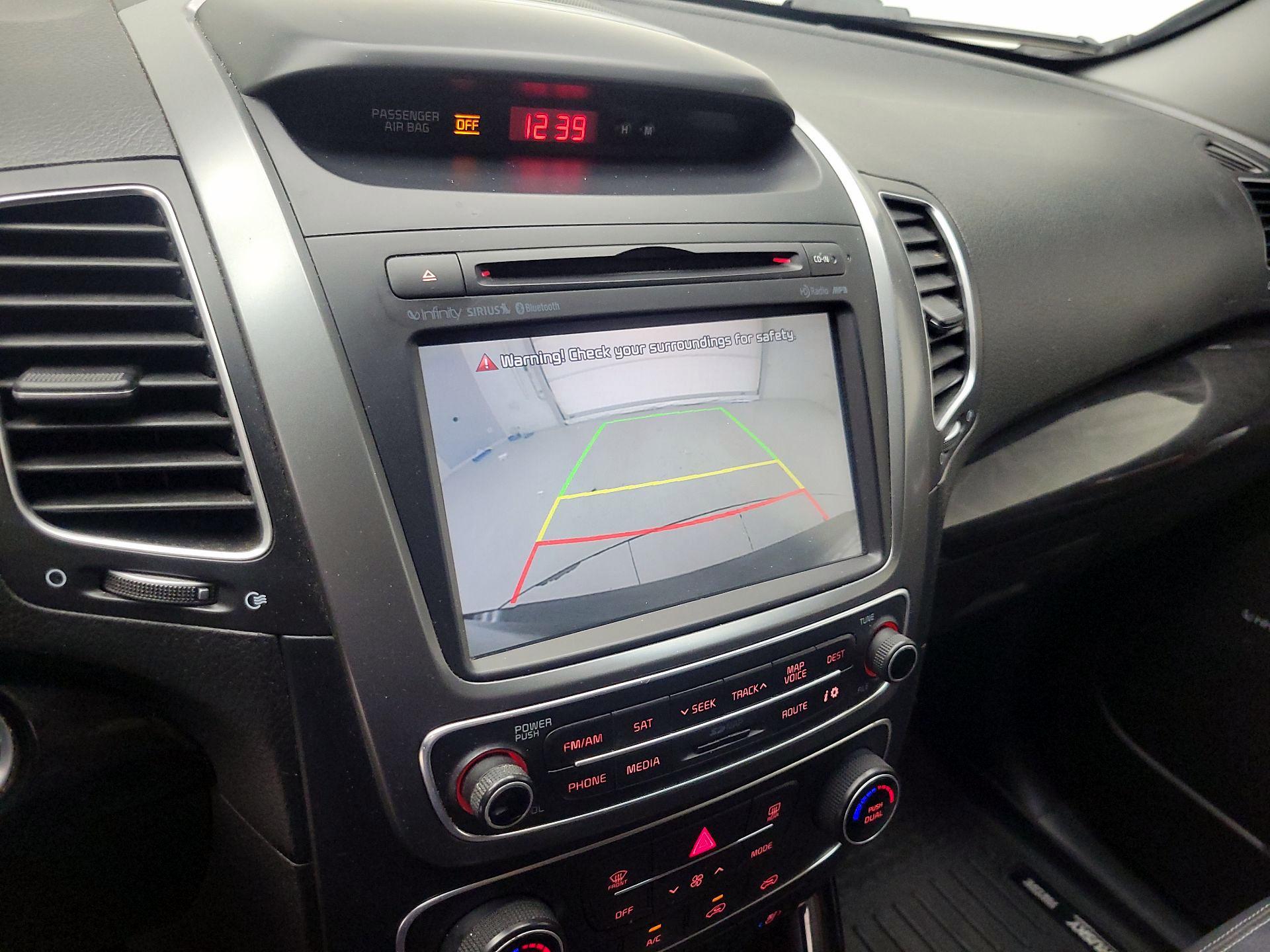 Thumbnail: 2015 Kia Sorento - 15