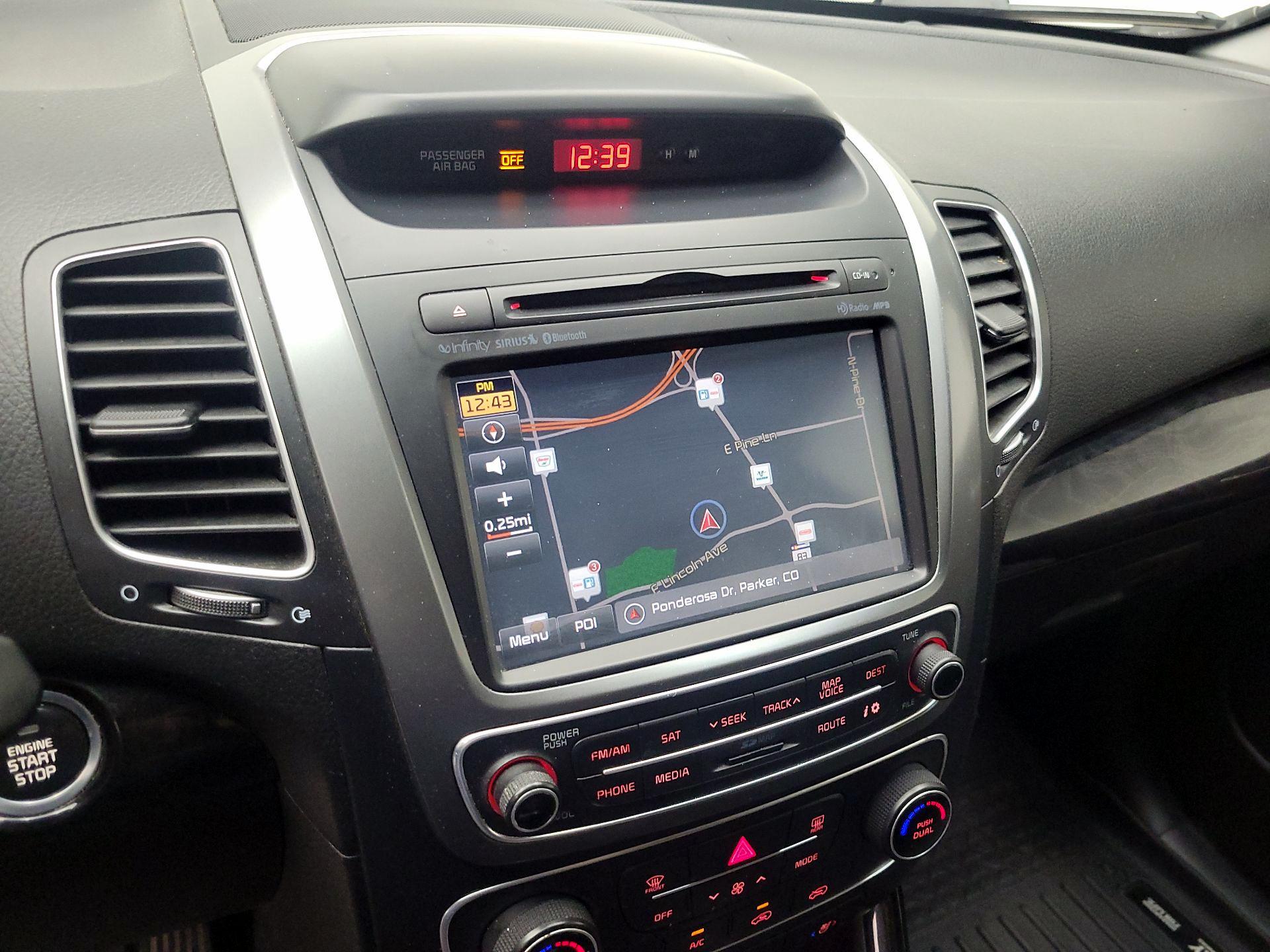 Thumbnail: 2015 Kia Sorento - 16