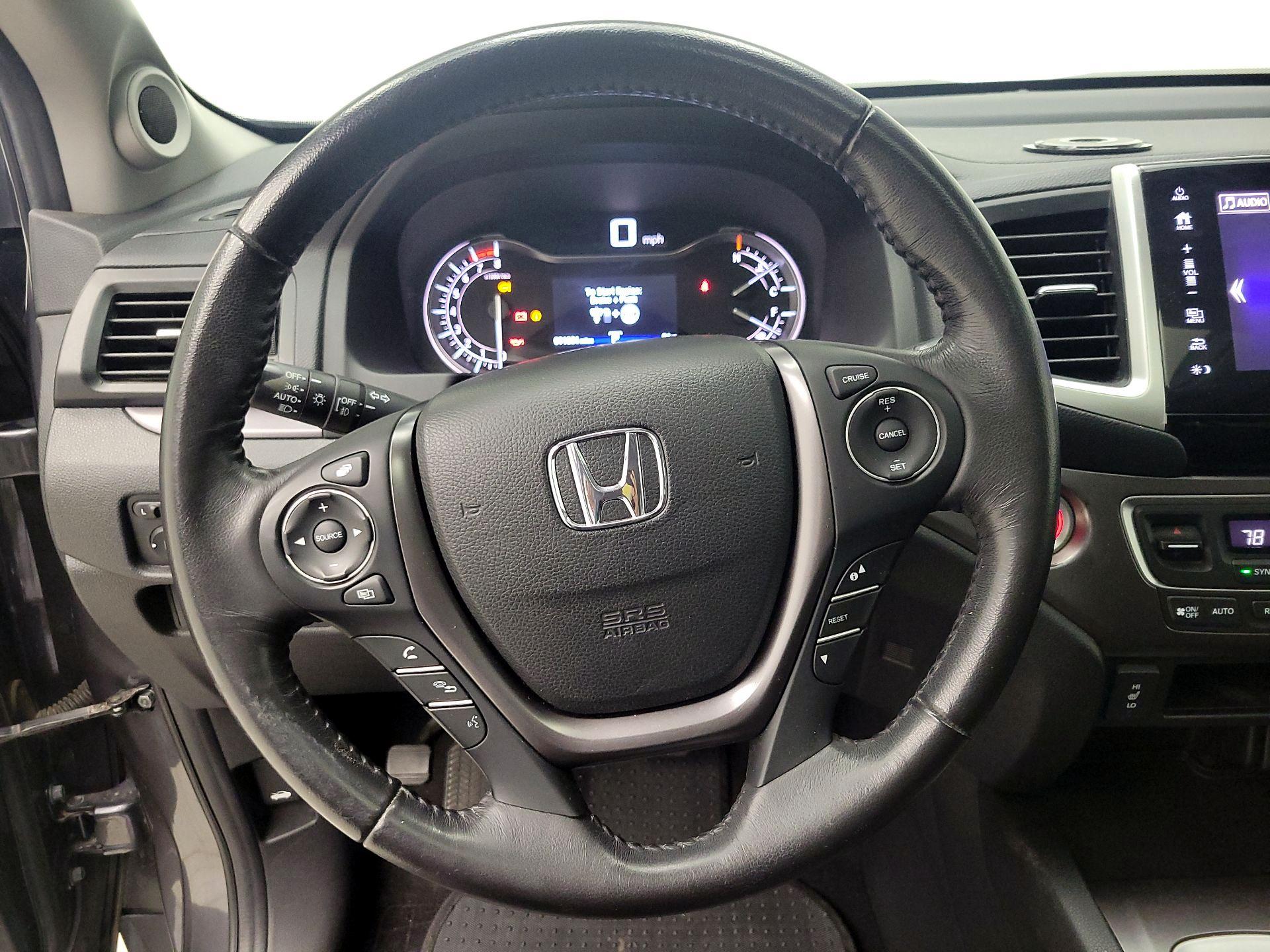 Thumbnail: 2018 Honda Pilot - 10
