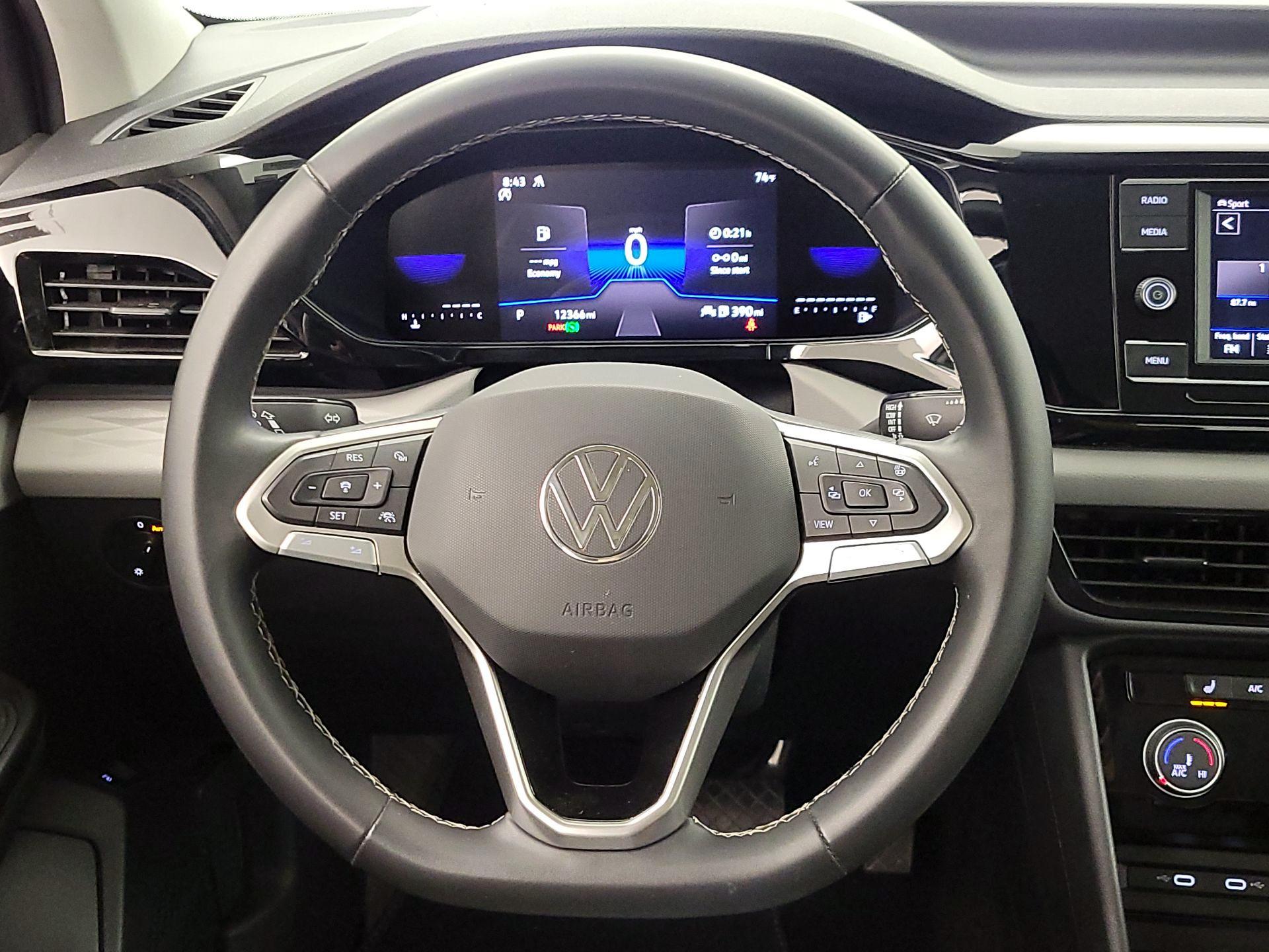 Thumbnail: 2023 Volkswagen Taos - 10