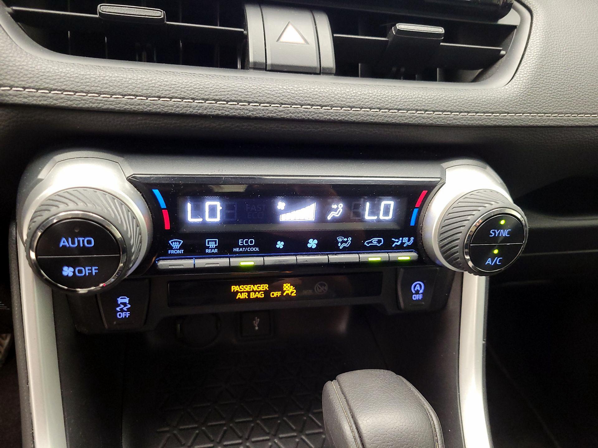 Thumbnail: 2021 Toyota RAV4 - 16