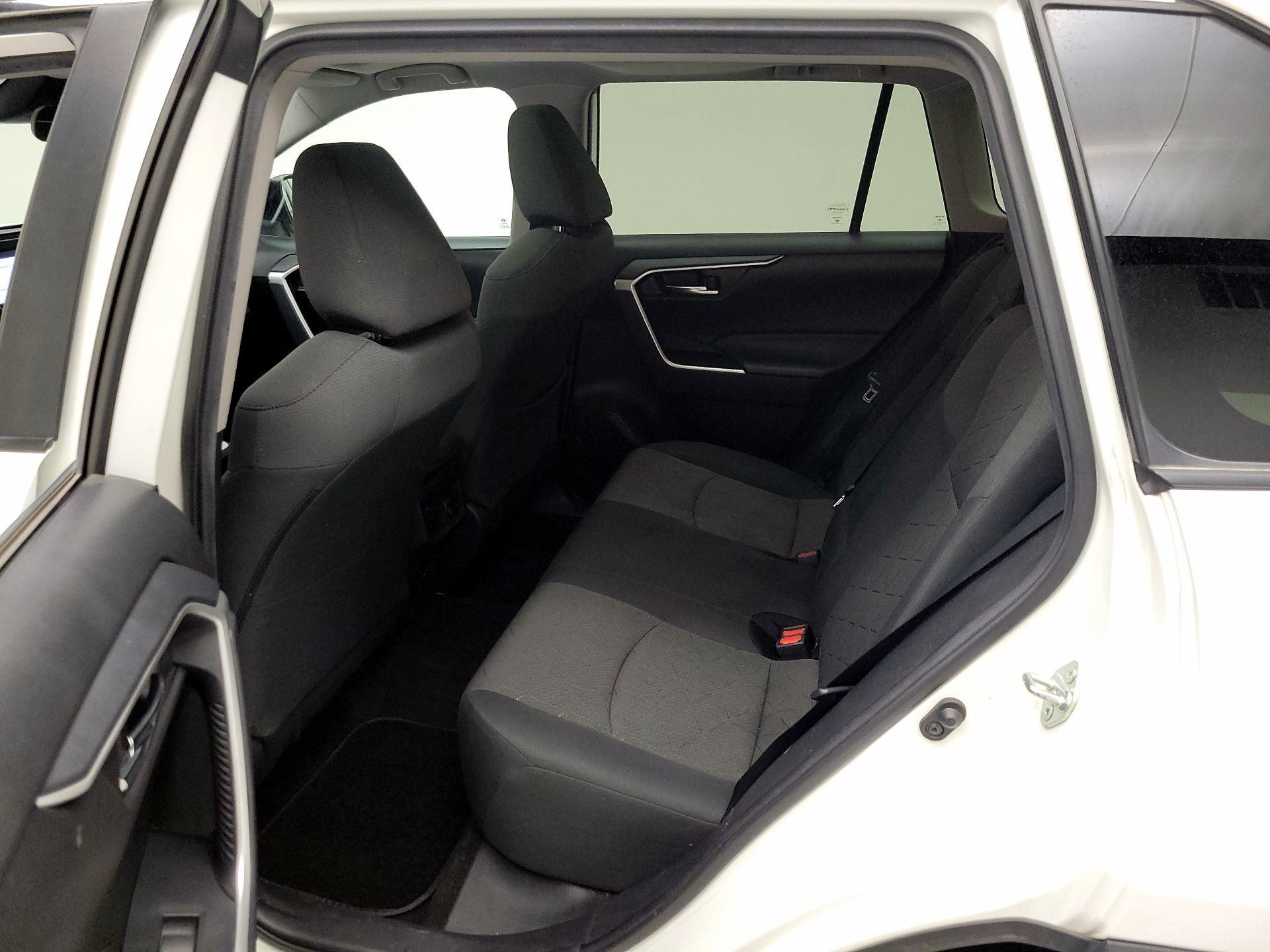 Thumbnail: 2021 Toyota RAV4 - 20