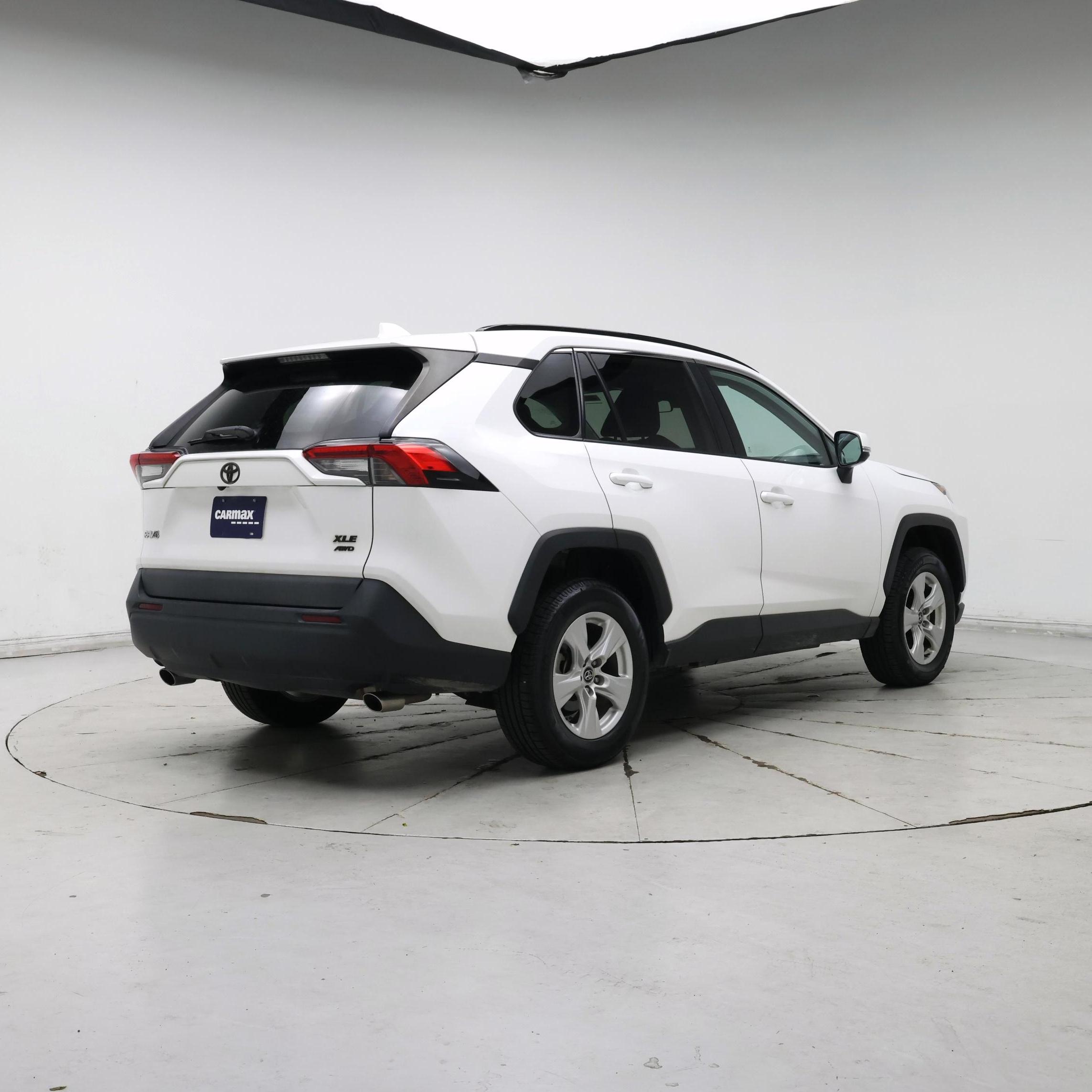 Thumbnail: 2021 Toyota RAV4 - 8