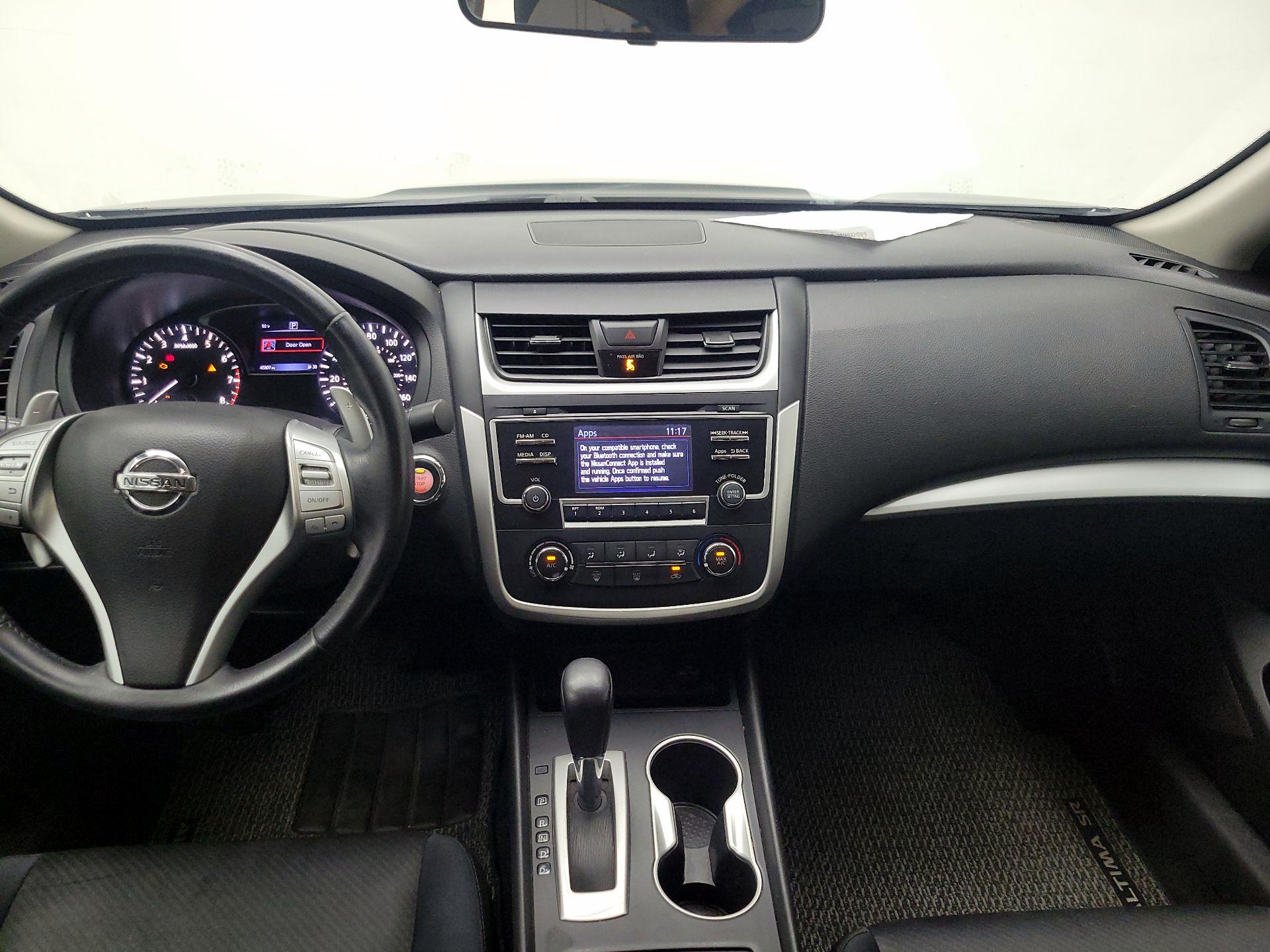 Thumbnail: 2016 Nissan Altima - 9