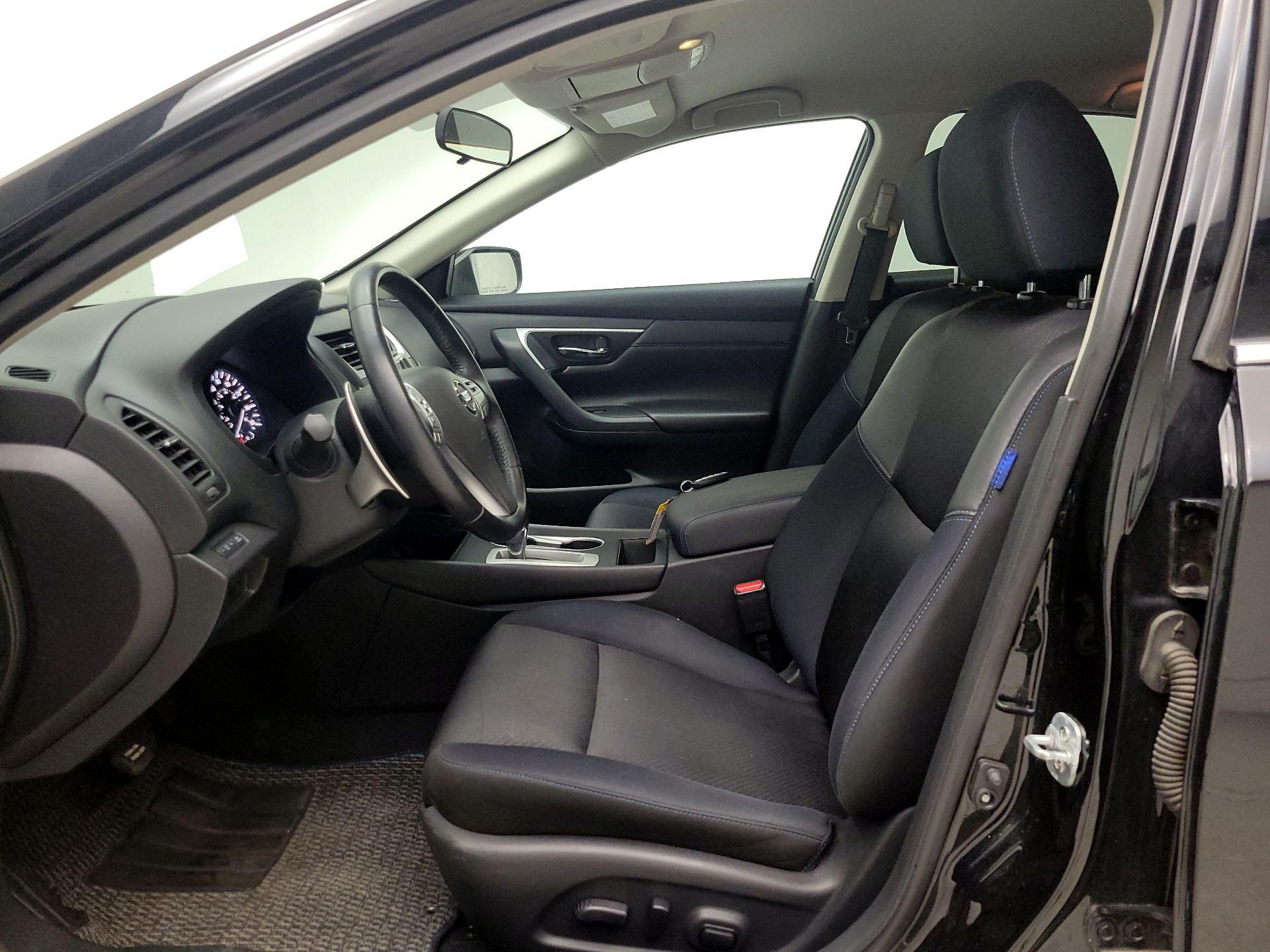 Thumbnail: 2016 Nissan Altima - 11