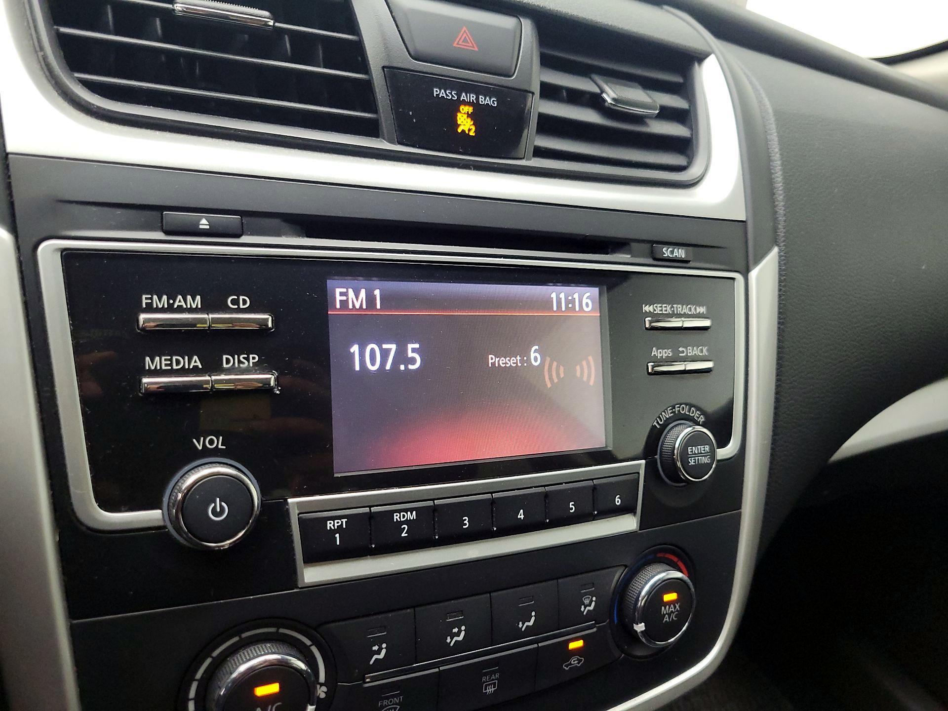 Thumbnail: 2016 Nissan Altima - 15