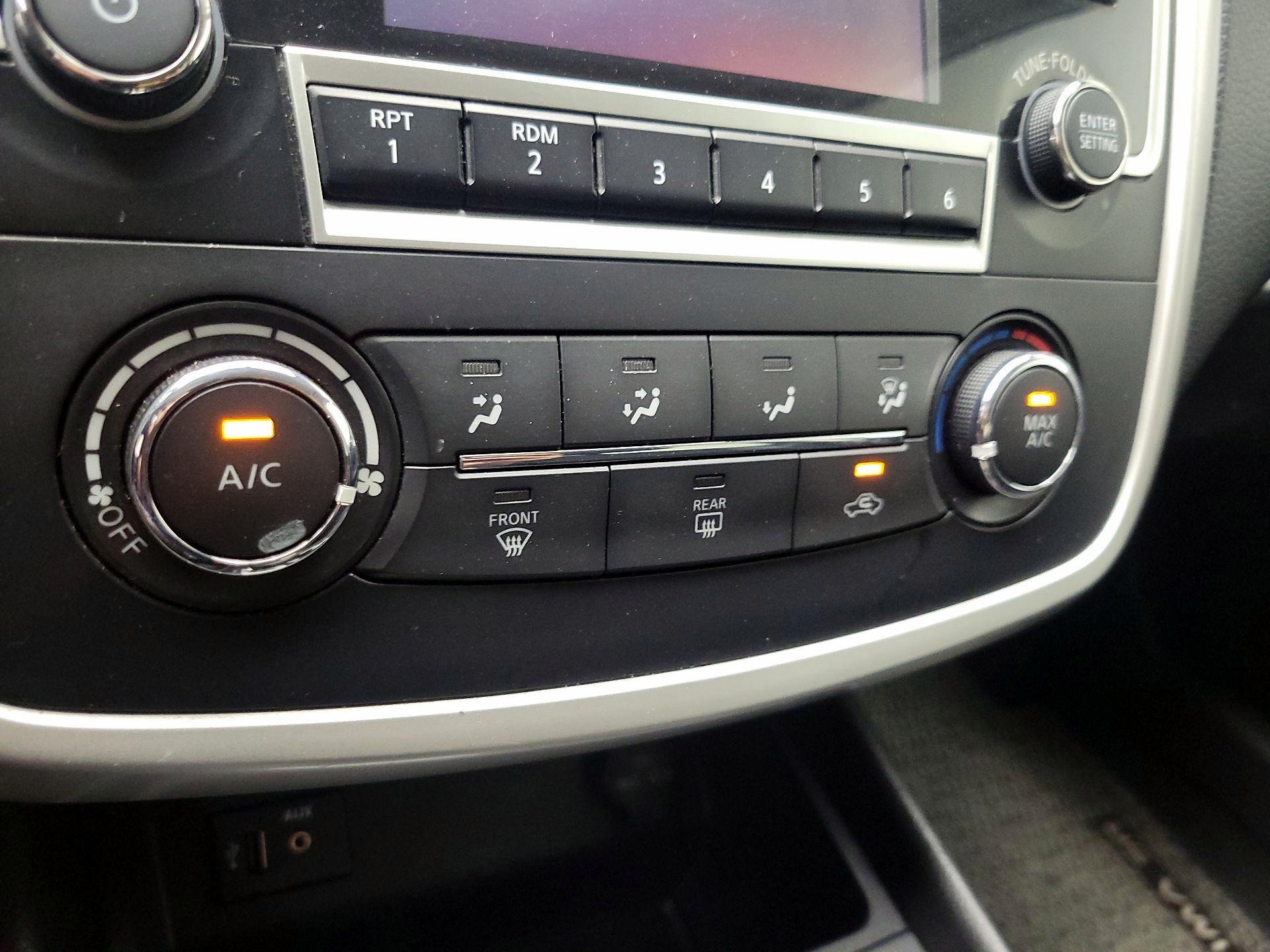 Thumbnail: 2016 Nissan Altima - 16