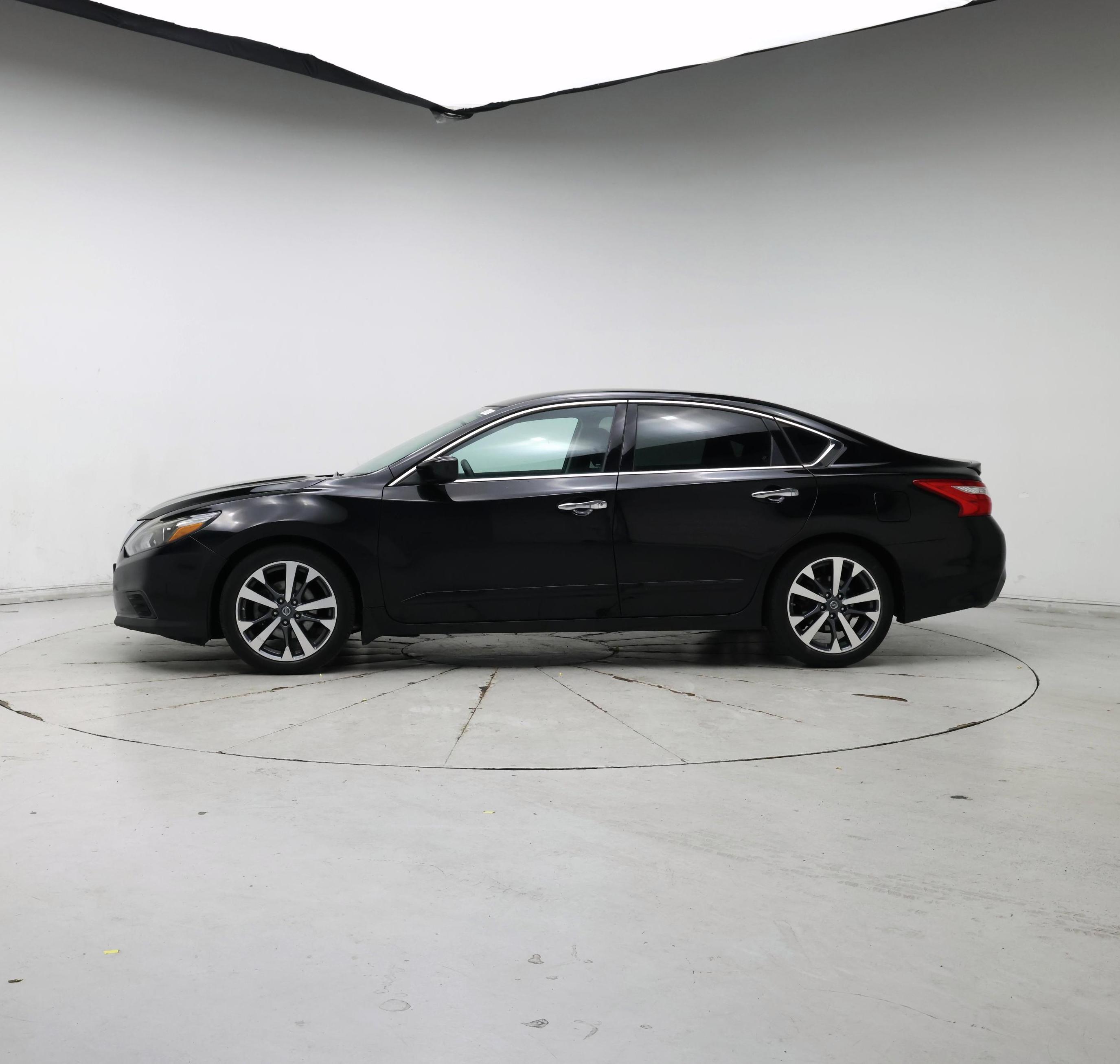 Thumbnail: 2016 Nissan Altima - 3