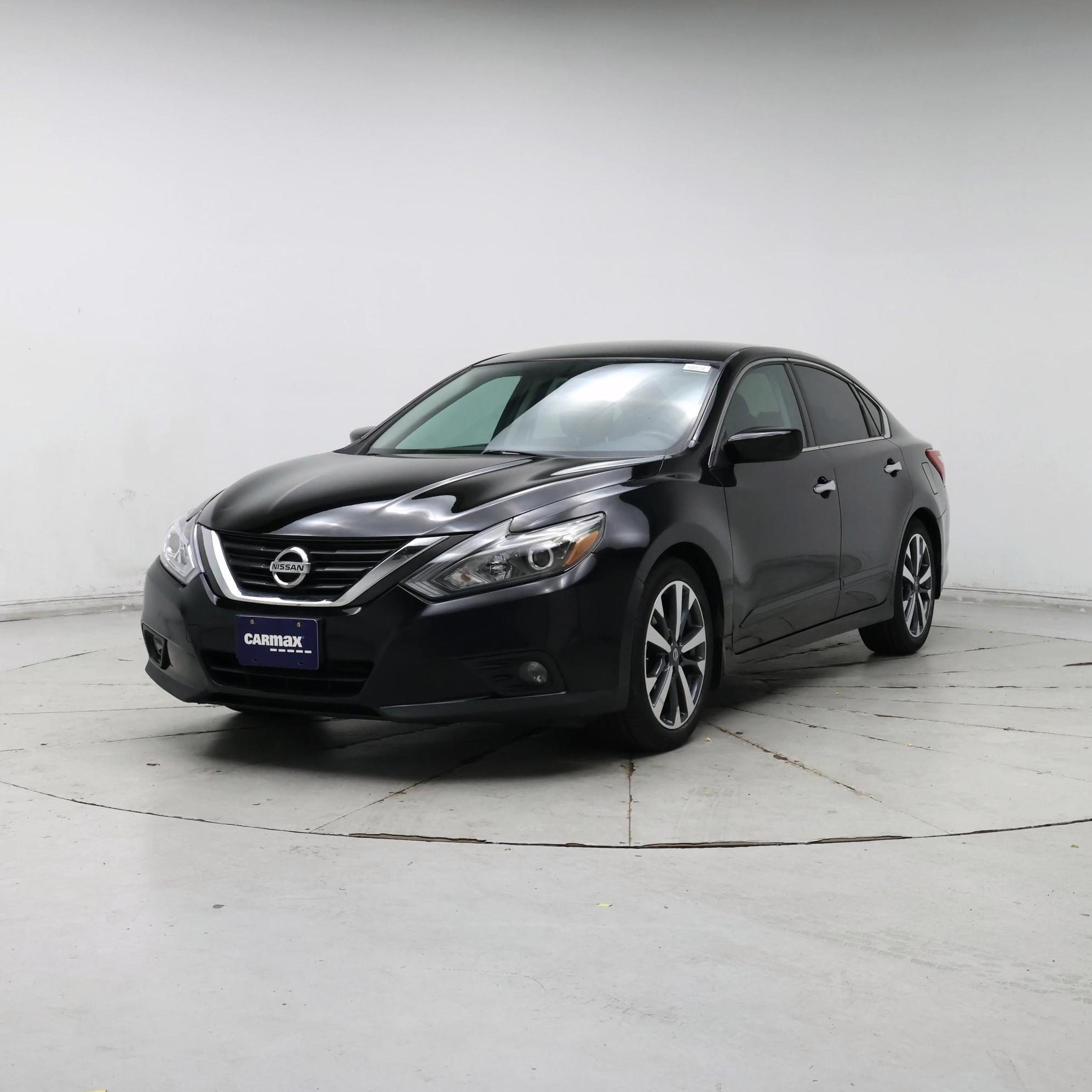 Thumbnail: 2016 Nissan Altima - 4