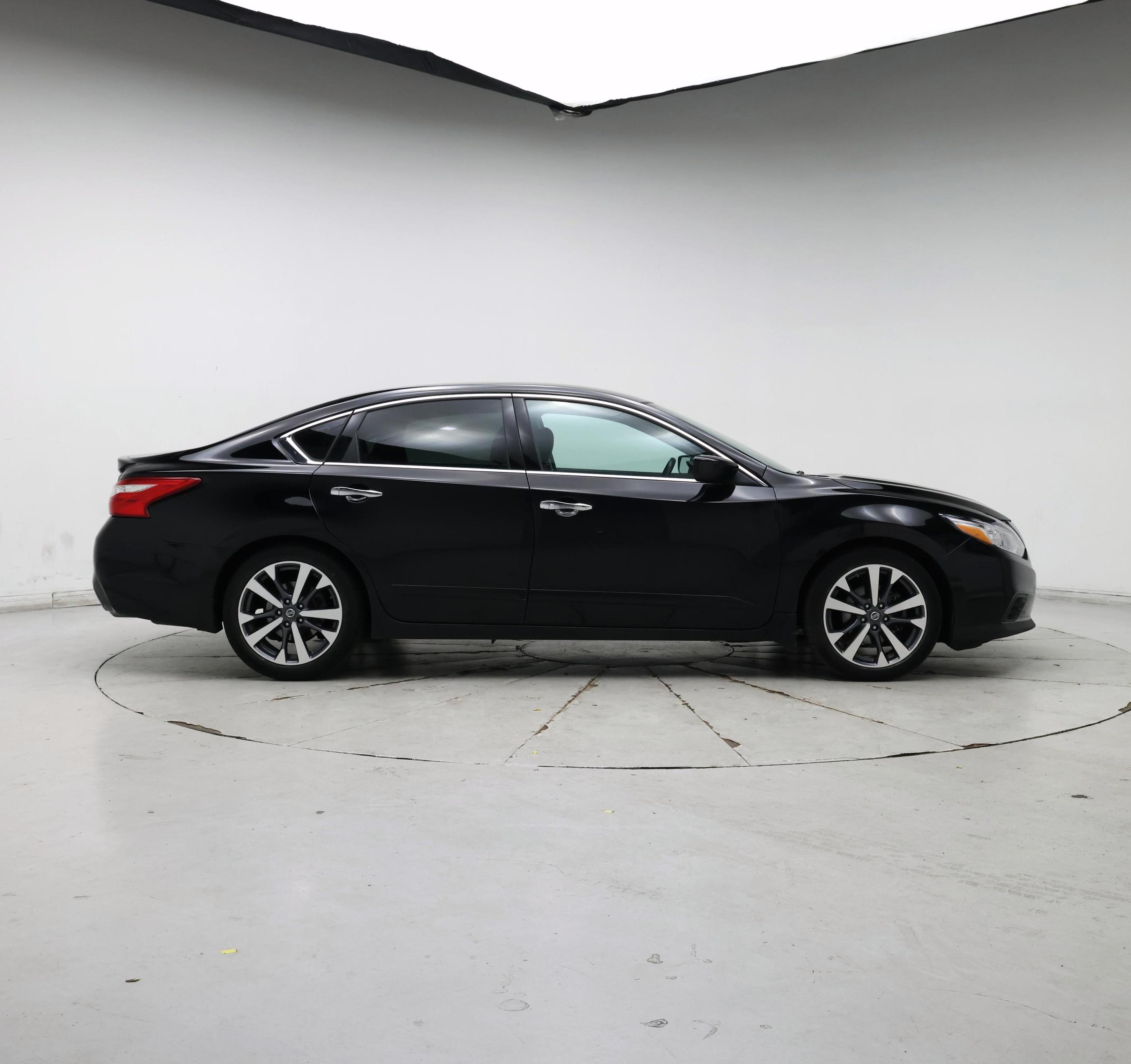 Thumbnail: 2016 Nissan Altima - 7