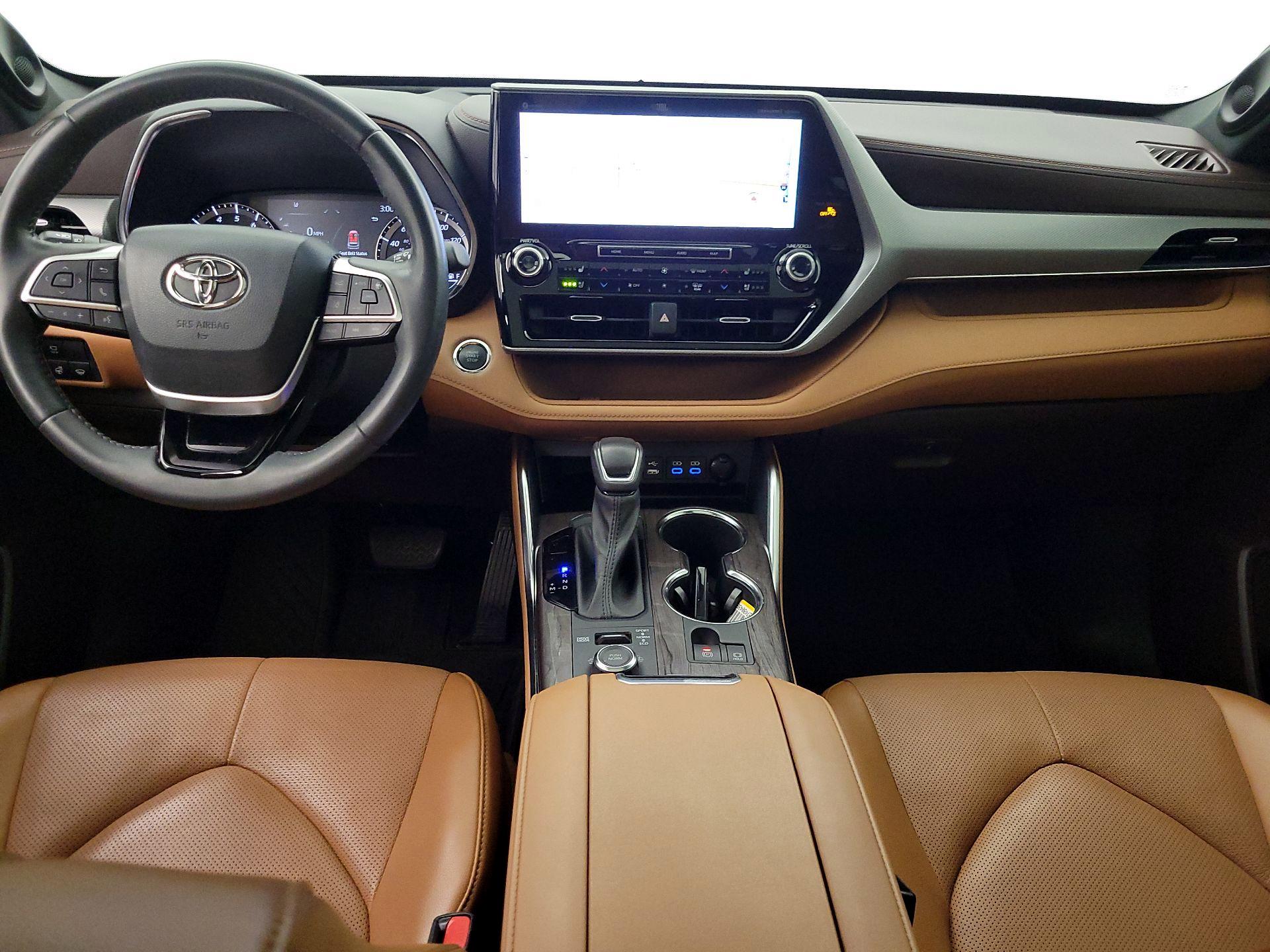 Thumbnail: 2022 Toyota Highlander - 9