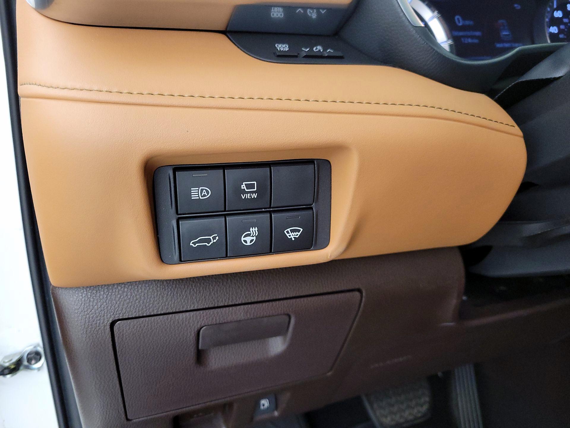 Thumbnail: 2022 Toyota Highlander - 13