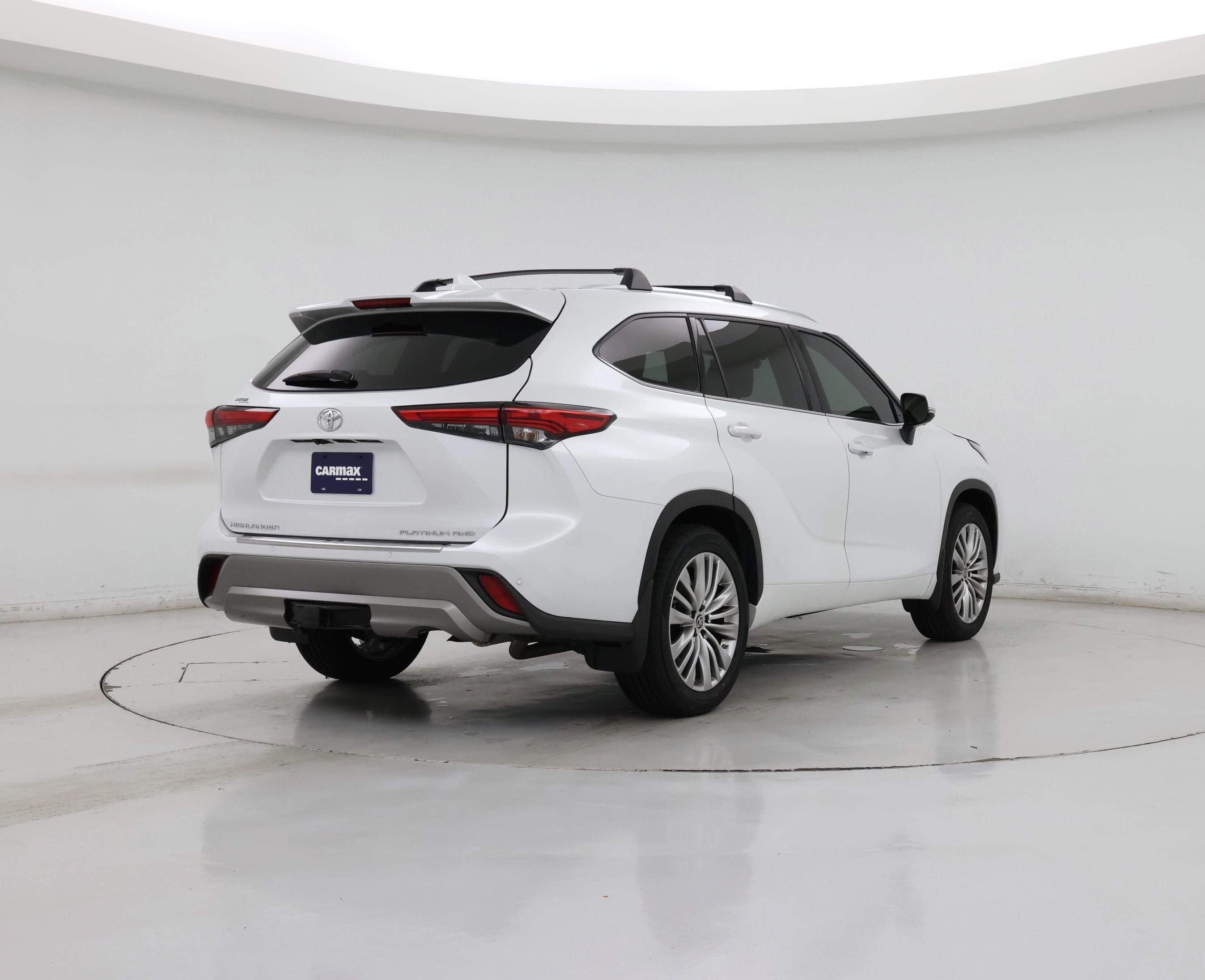 Thumbnail: 2022 Toyota Highlander - 8