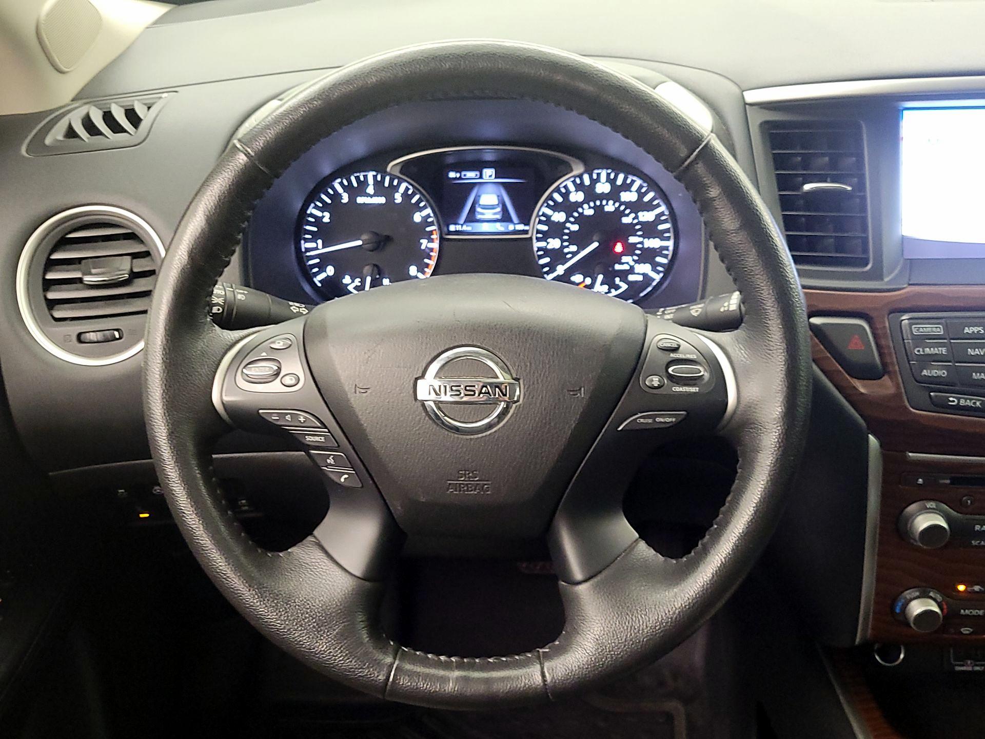 Thumbnail: 2020 Nissan Pathfinder - 10