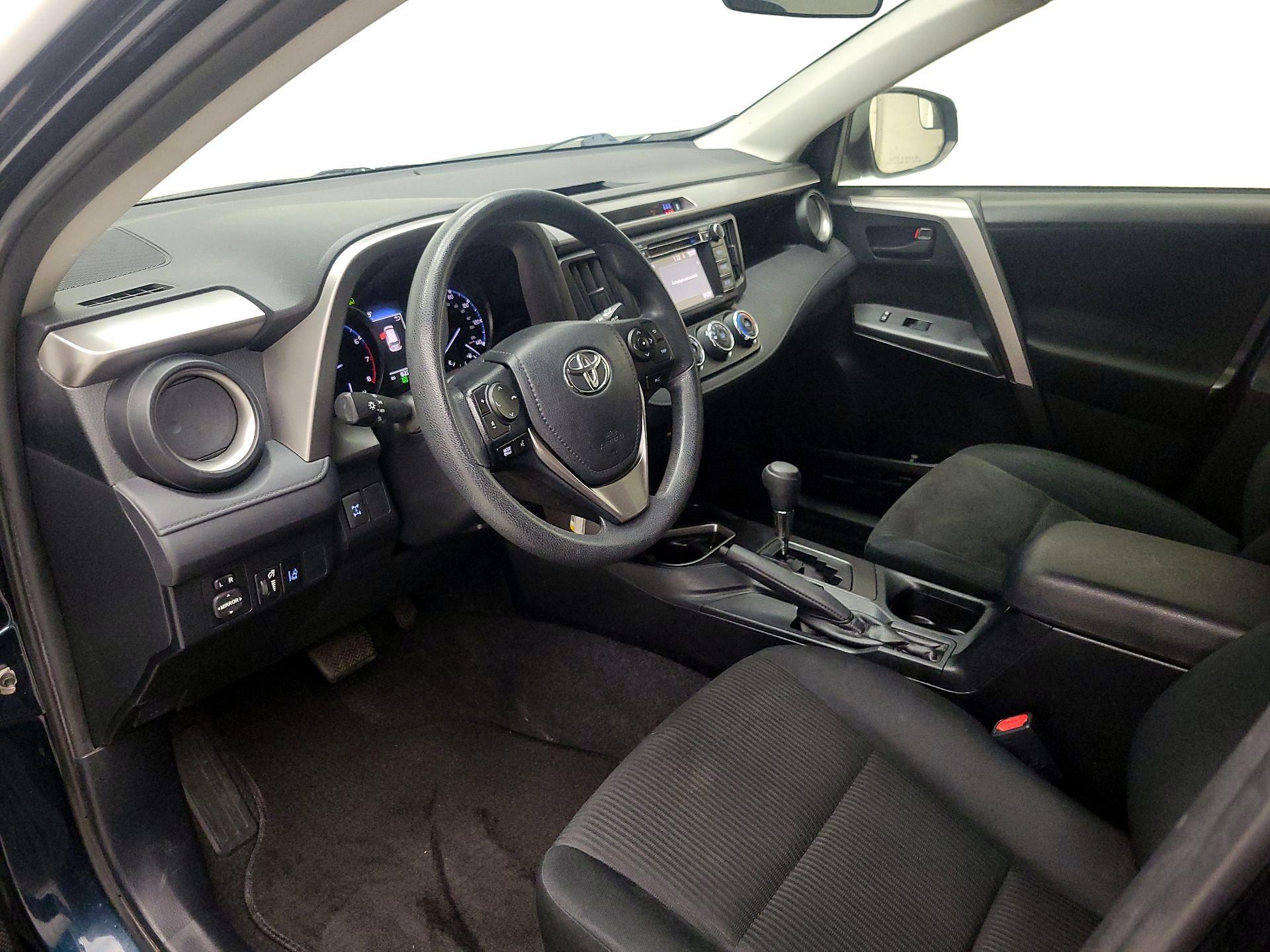 Thumbnail: 2018 Toyota RAV4 - 11