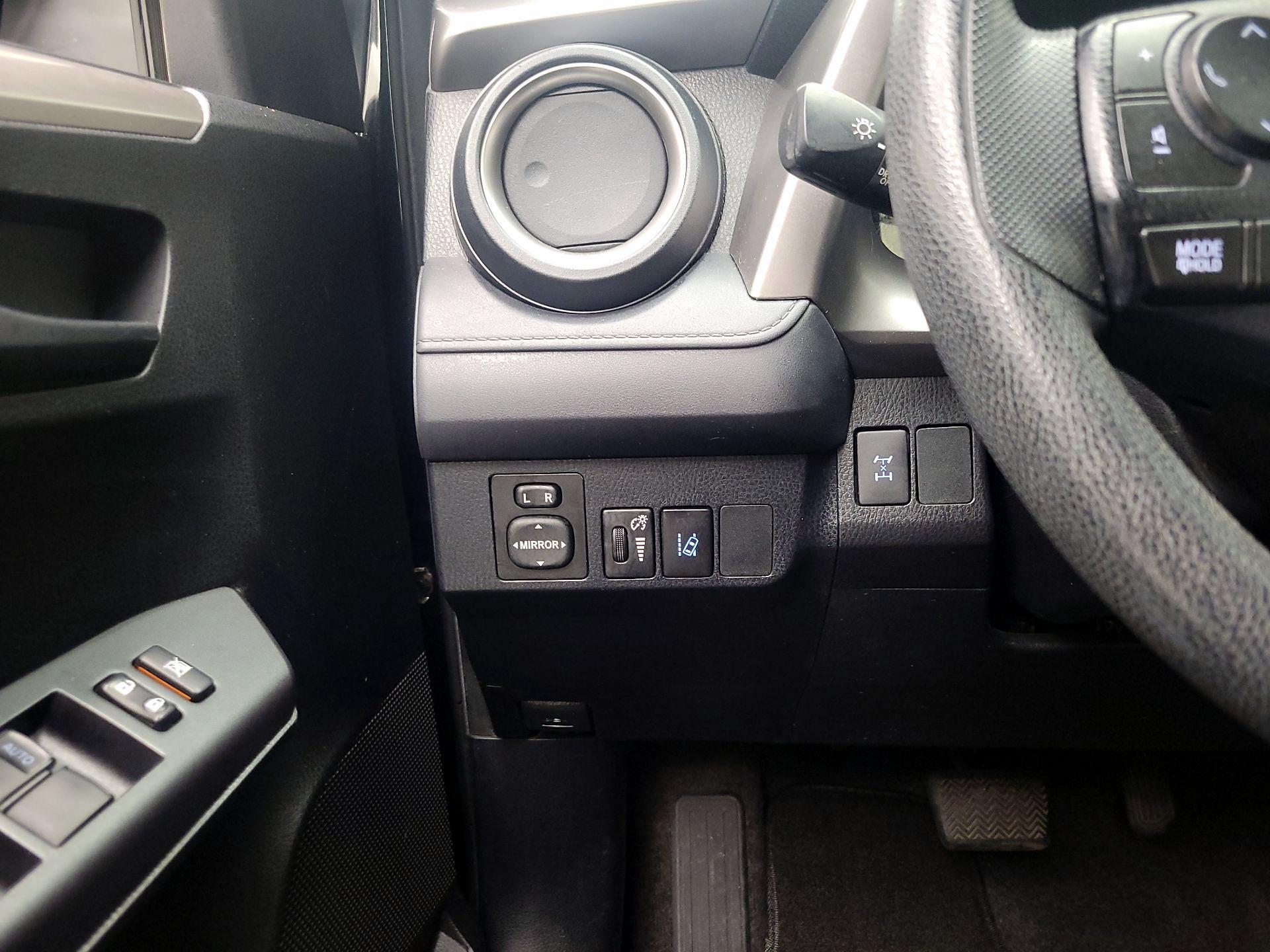 Thumbnail: 2018 Toyota RAV4 - 13