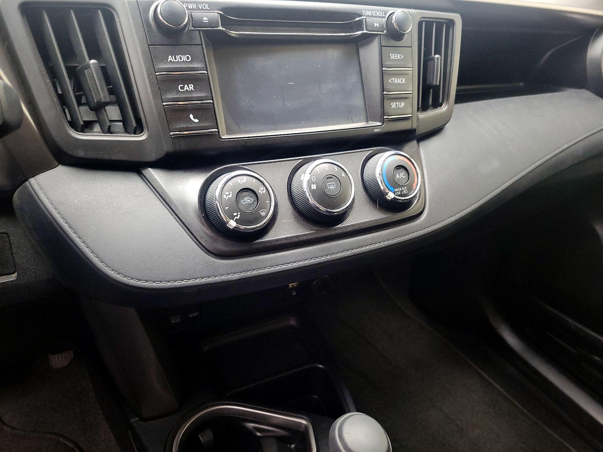 Thumbnail: 2018 Toyota RAV4 - 16