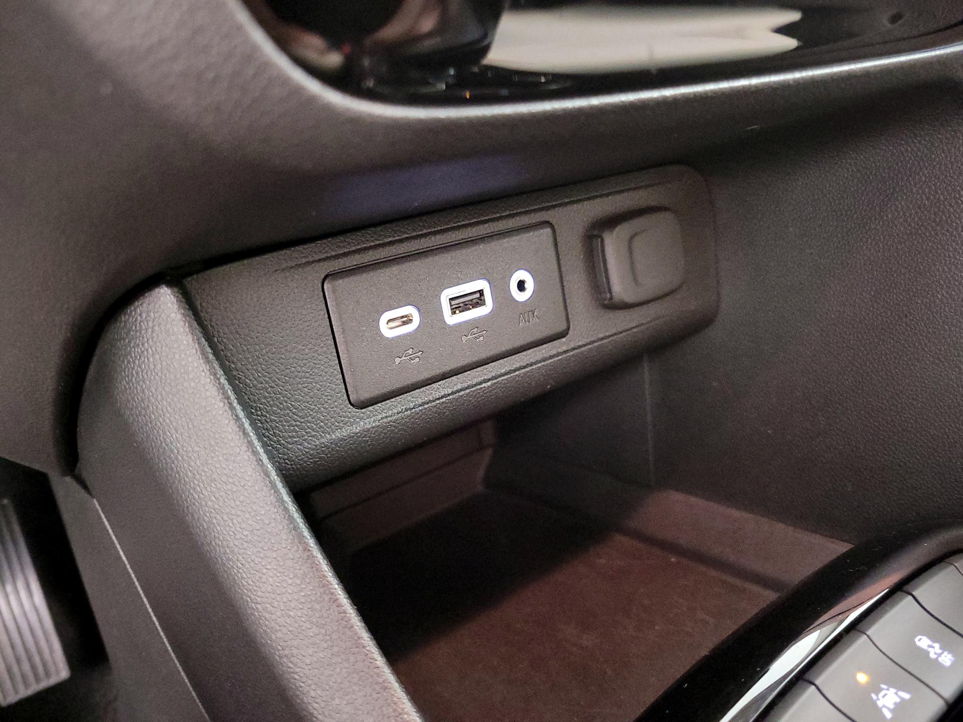 Thumbnail: 2021 Buick Encore GX - 18