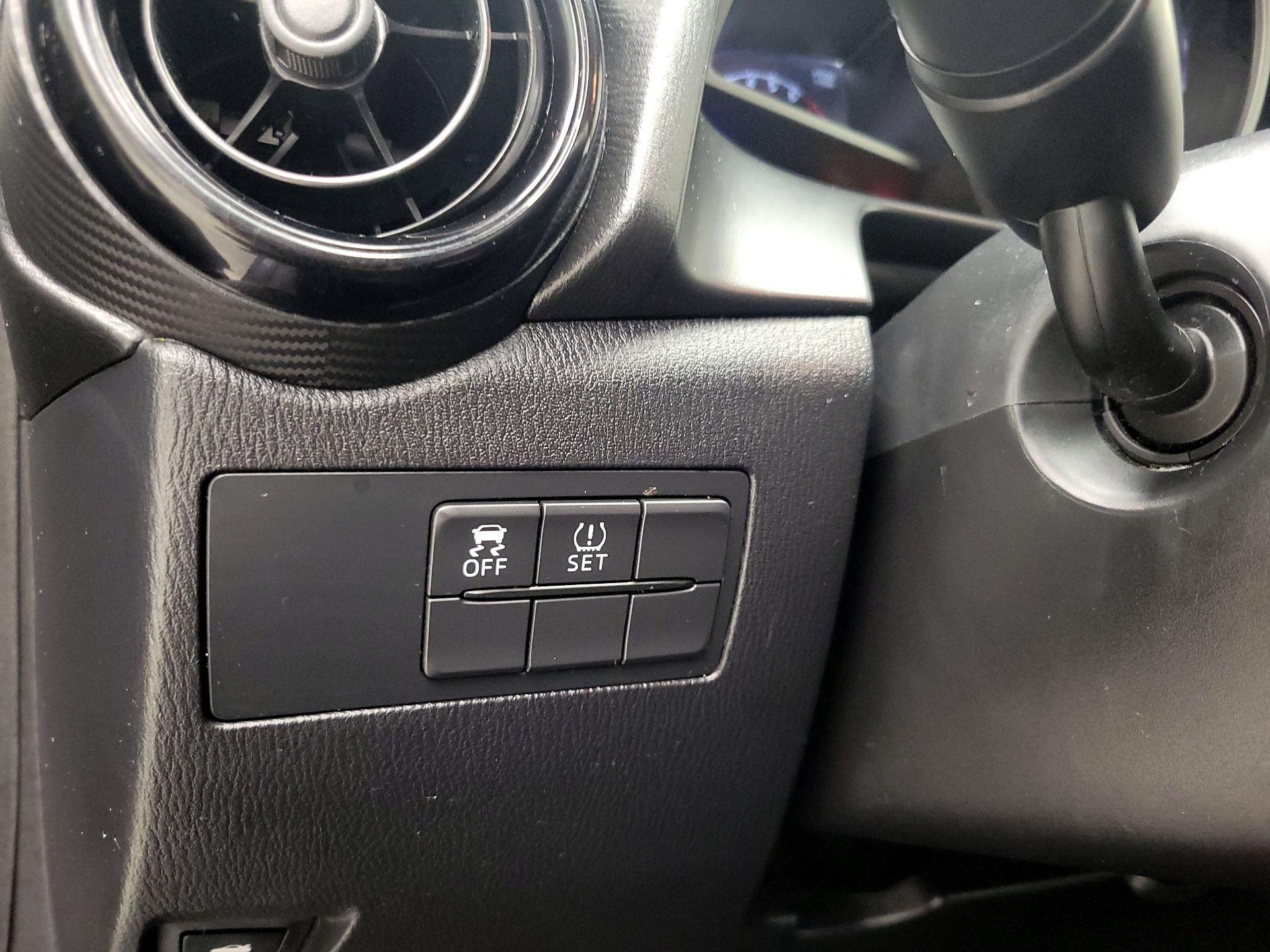 Thumbnail: 2019 Toyota Yaris - 13