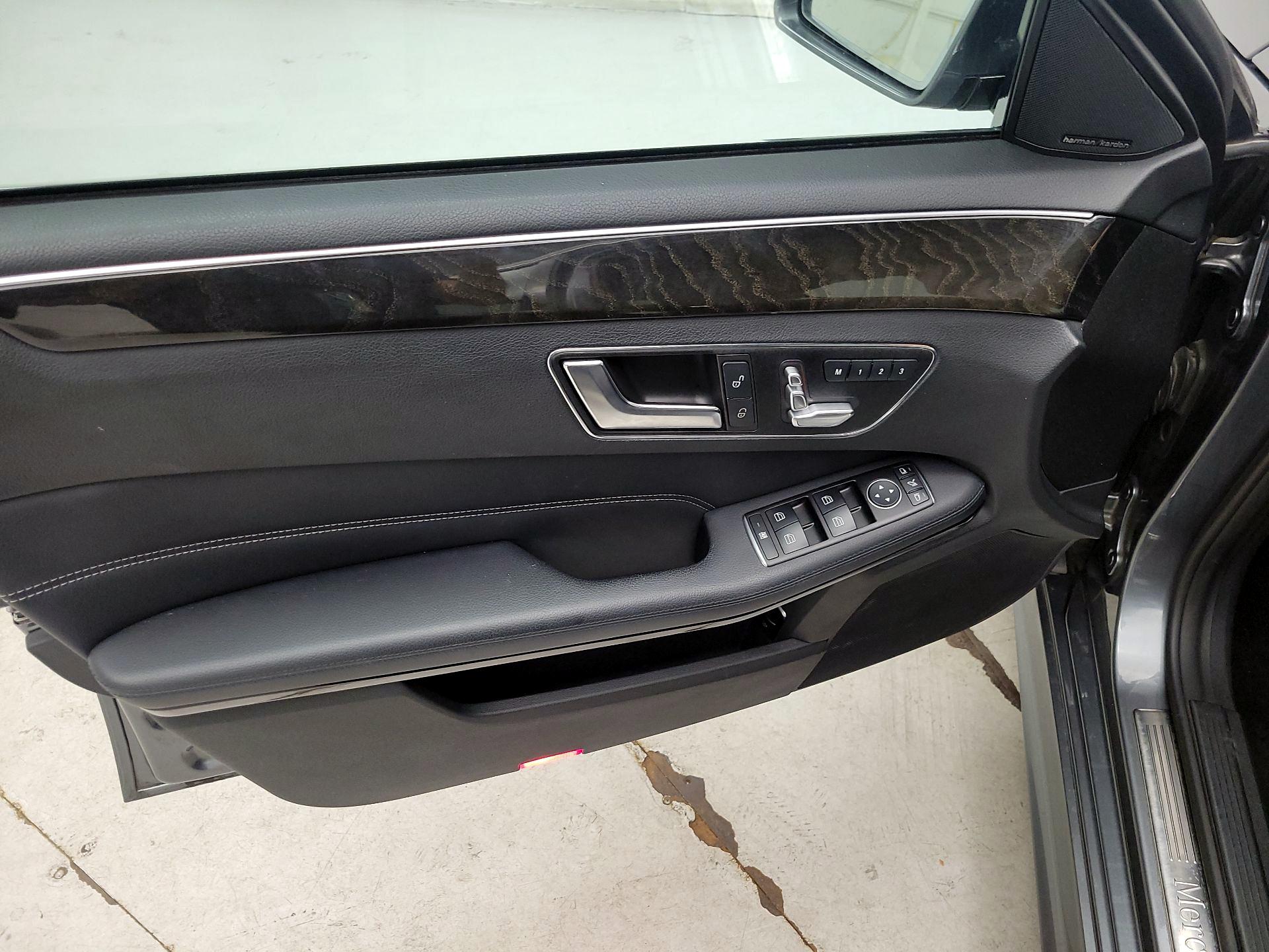 Thumbnail: 2016 Mercedes-Benz E-Class - 12