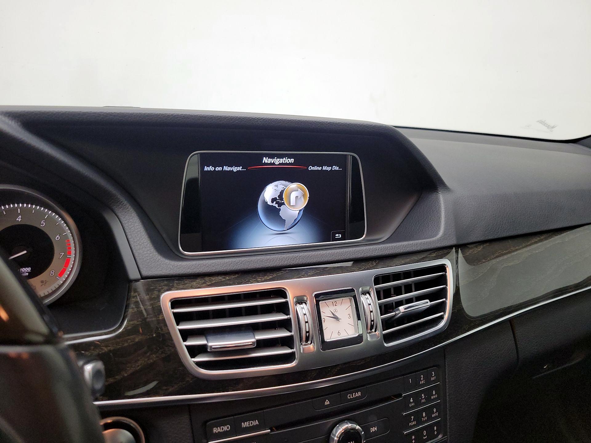 Thumbnail: 2016 Mercedes-Benz E-Class - 14