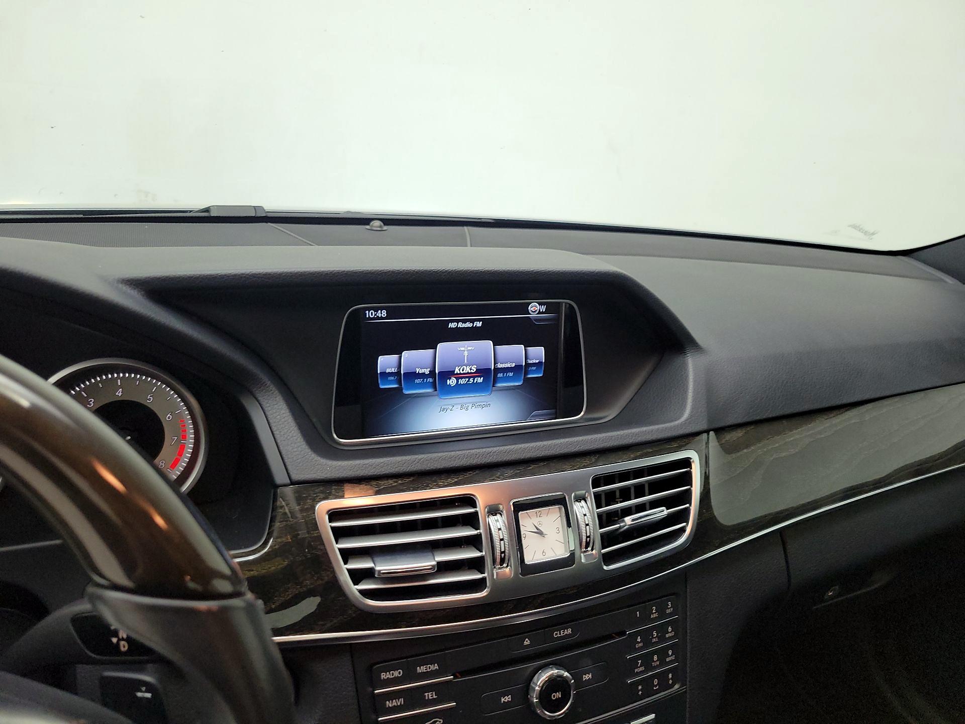 Thumbnail: 2016 Mercedes-Benz E-Class - 16