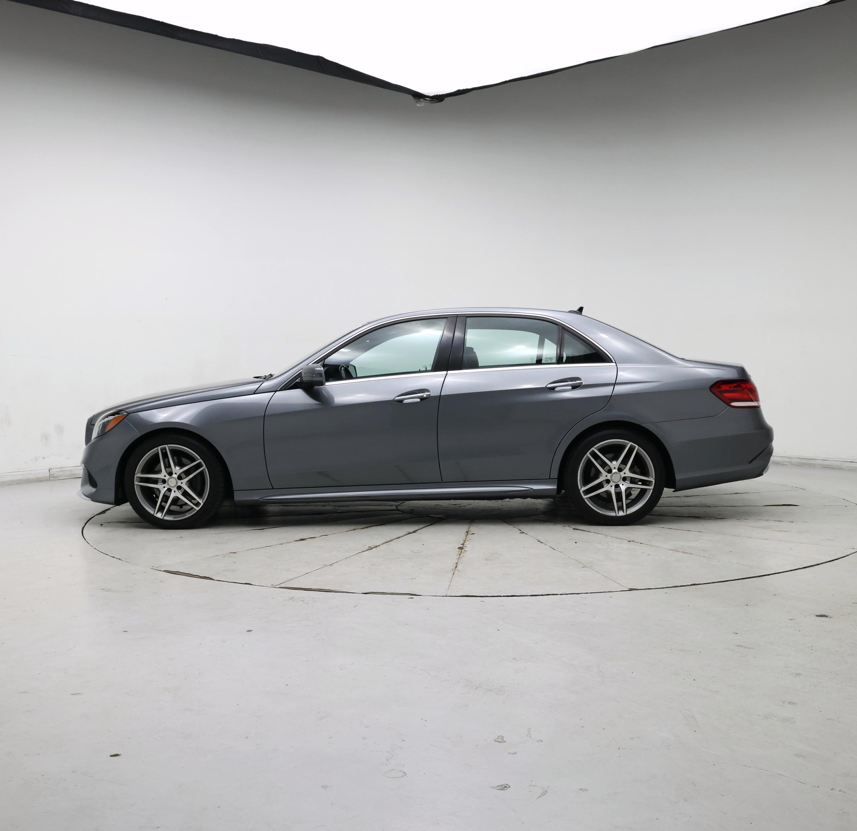 Thumbnail: 2016 Mercedes-Benz E-Class - 3