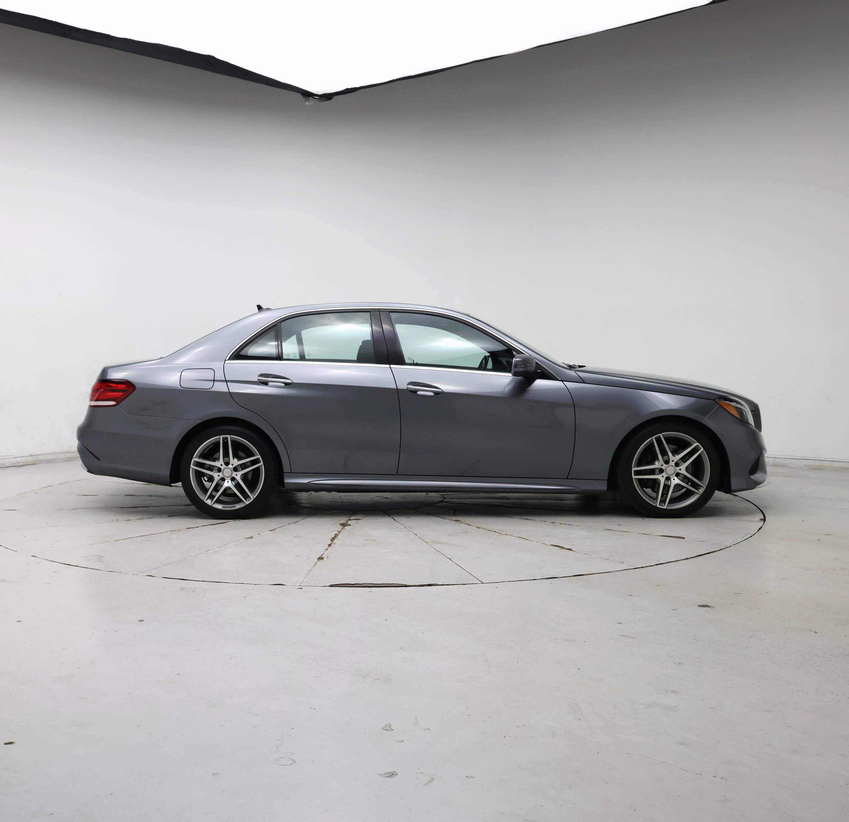 Thumbnail: 2016 Mercedes-Benz E-Class - 7