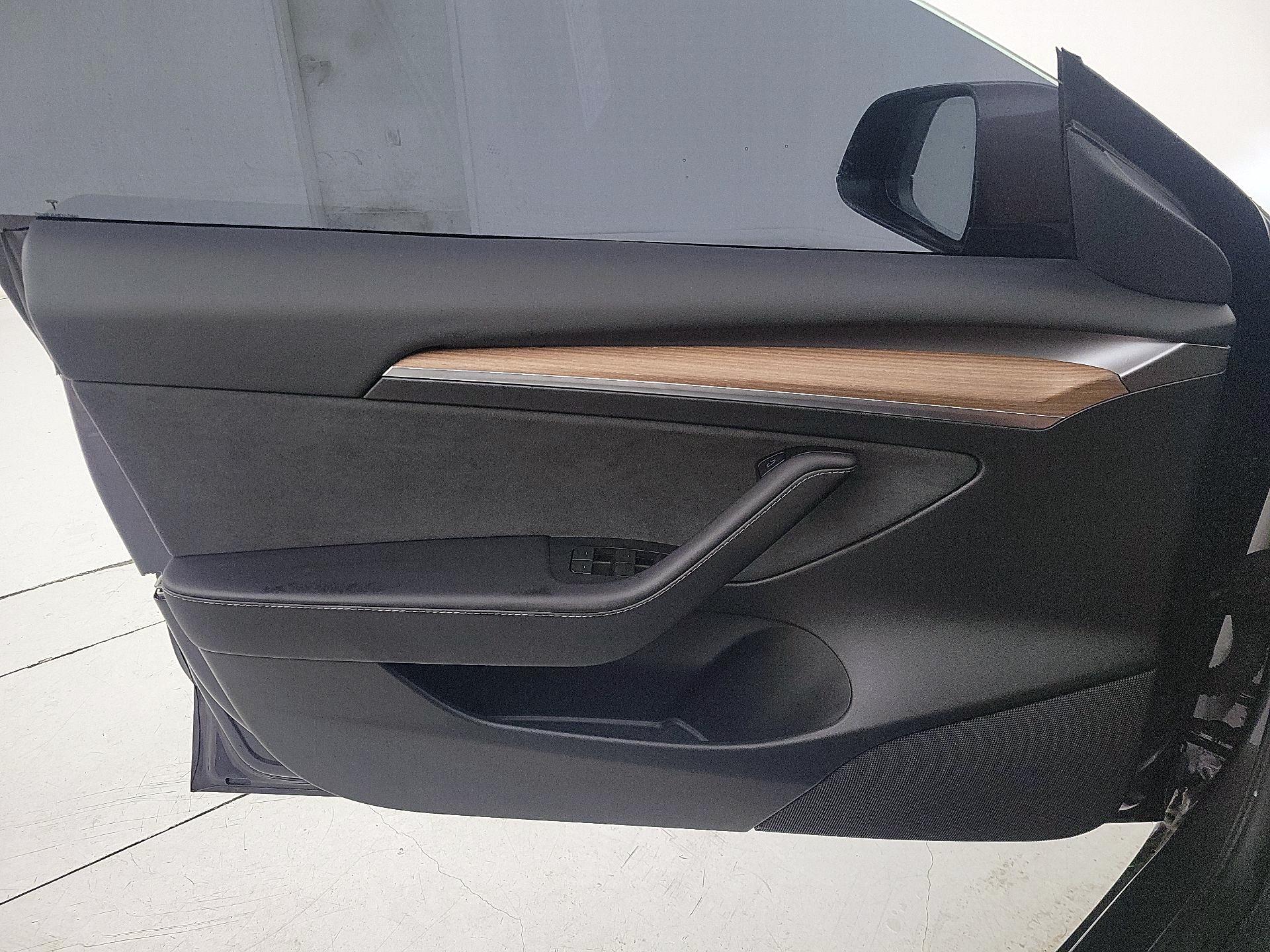 Thumbnail: 2023 Tesla Model 3 - 12