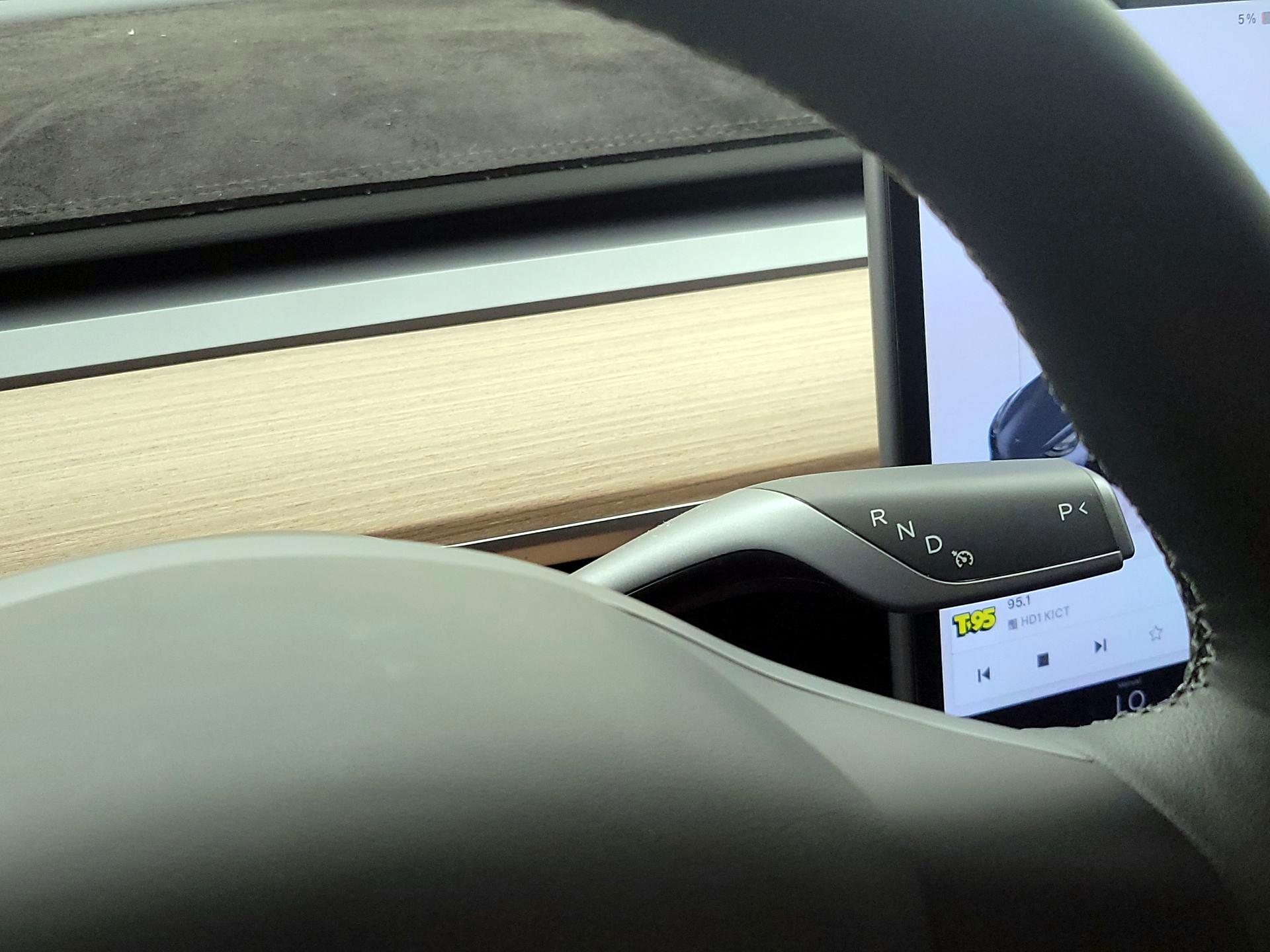 Thumbnail: 2023 Tesla Model 3 - 17
