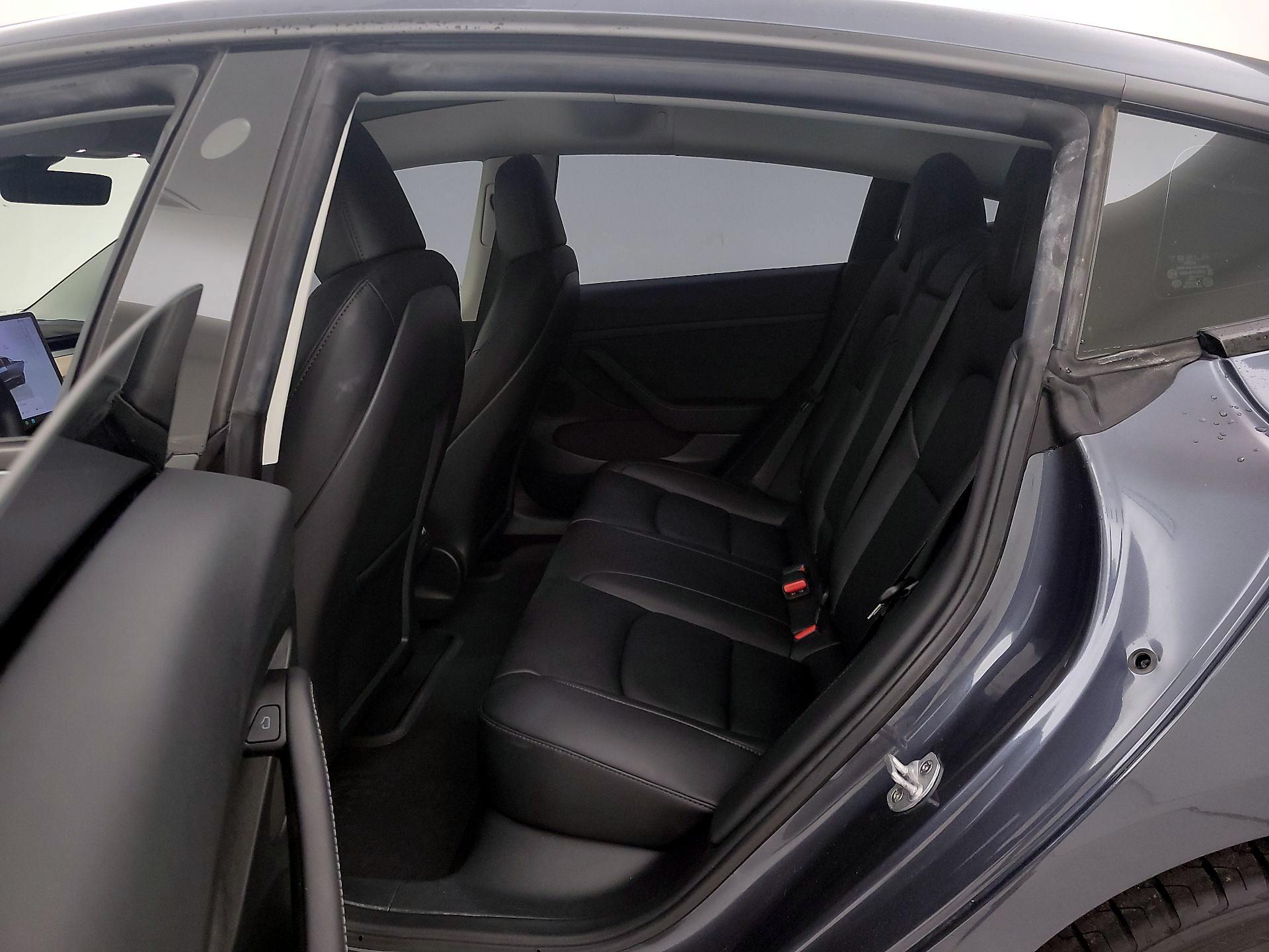 Thumbnail: 2023 Tesla Model 3 - 19