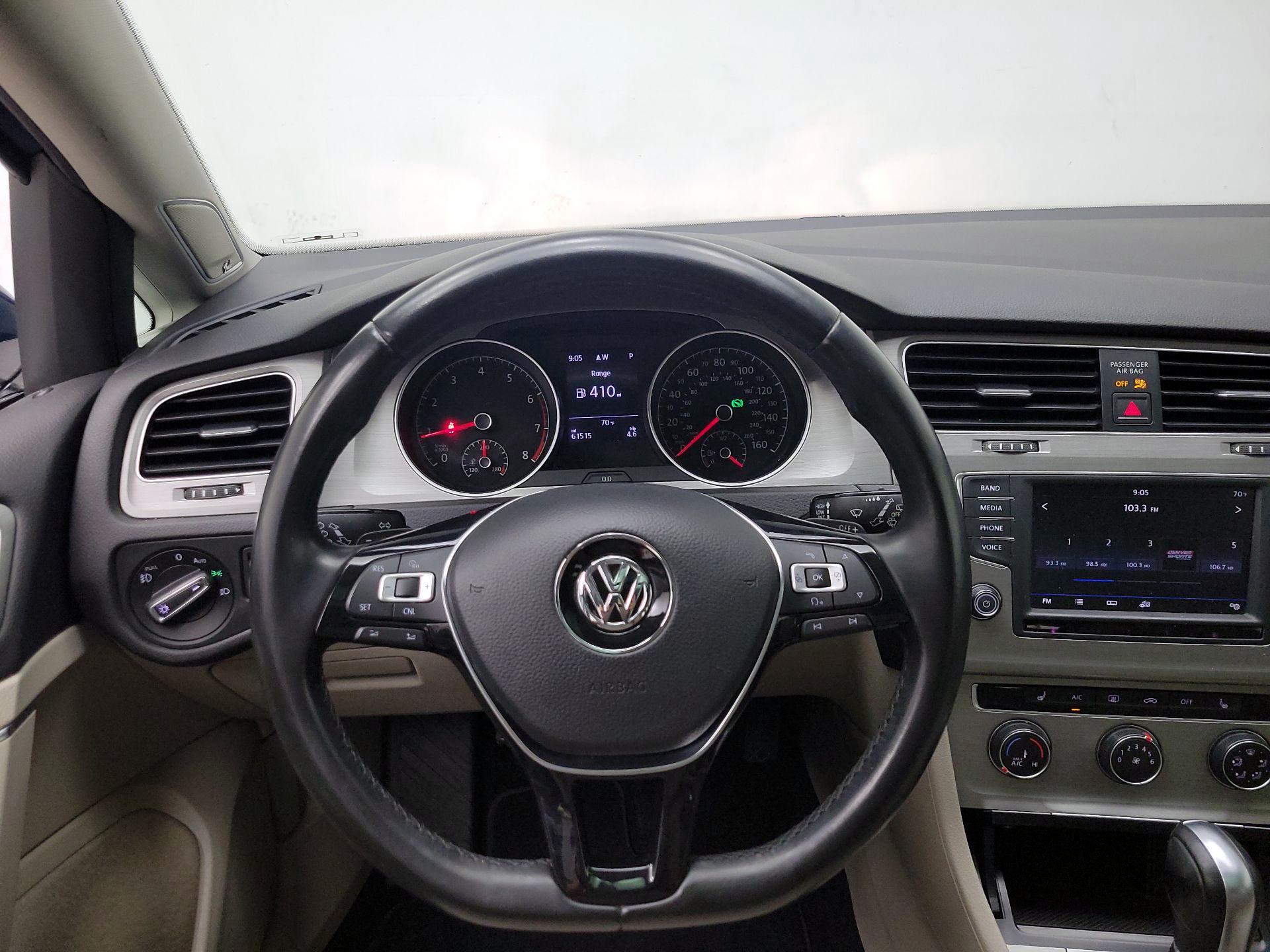 Thumbnail: 2017 Volkswagen Golf - 10
