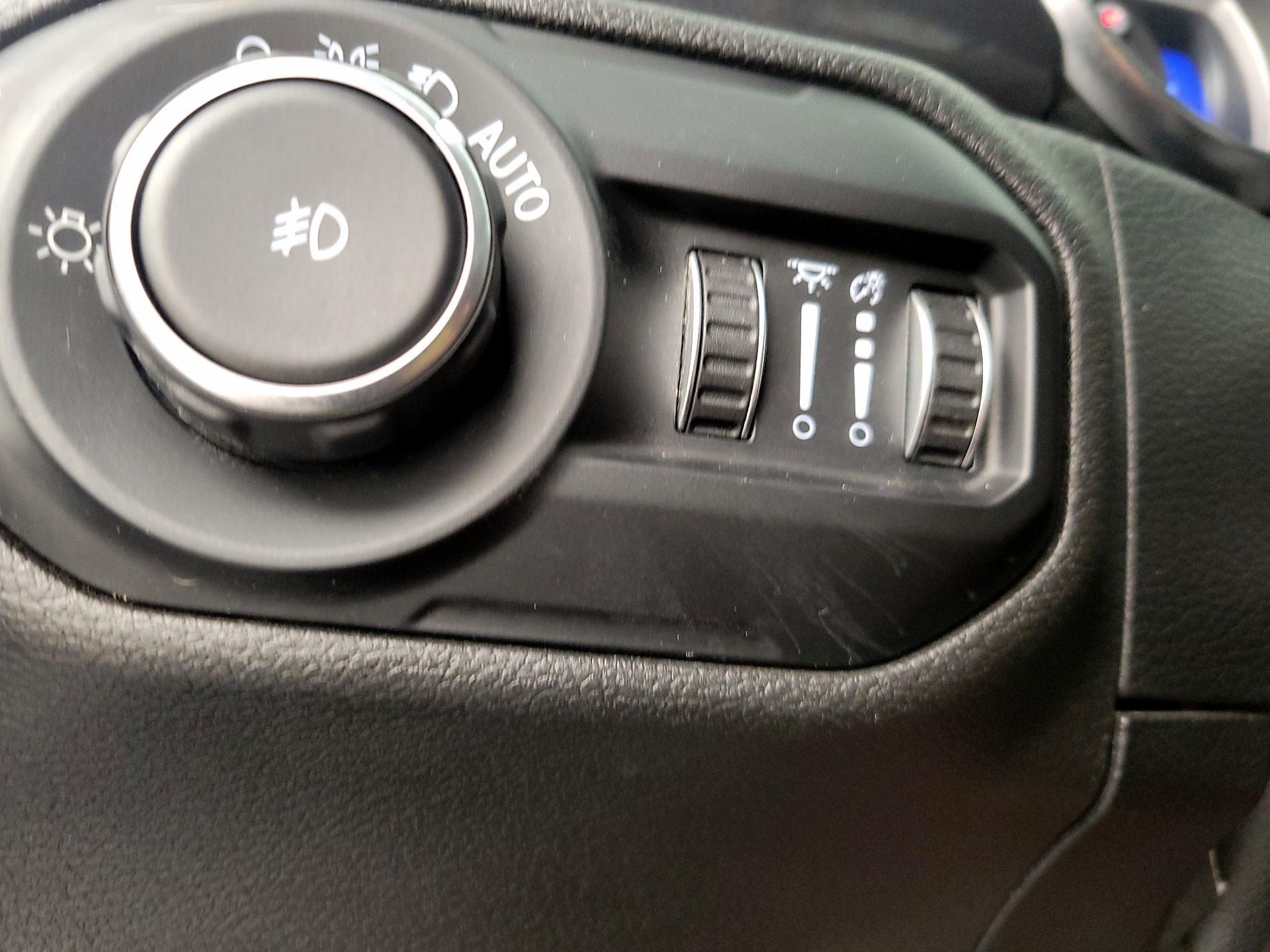 Thumbnail: 2021 Jeep Wrangler - 13