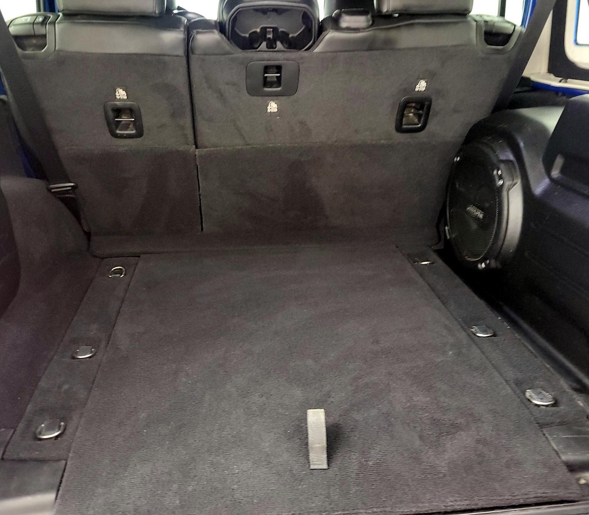 Trunk/Cargo (Seats Up)